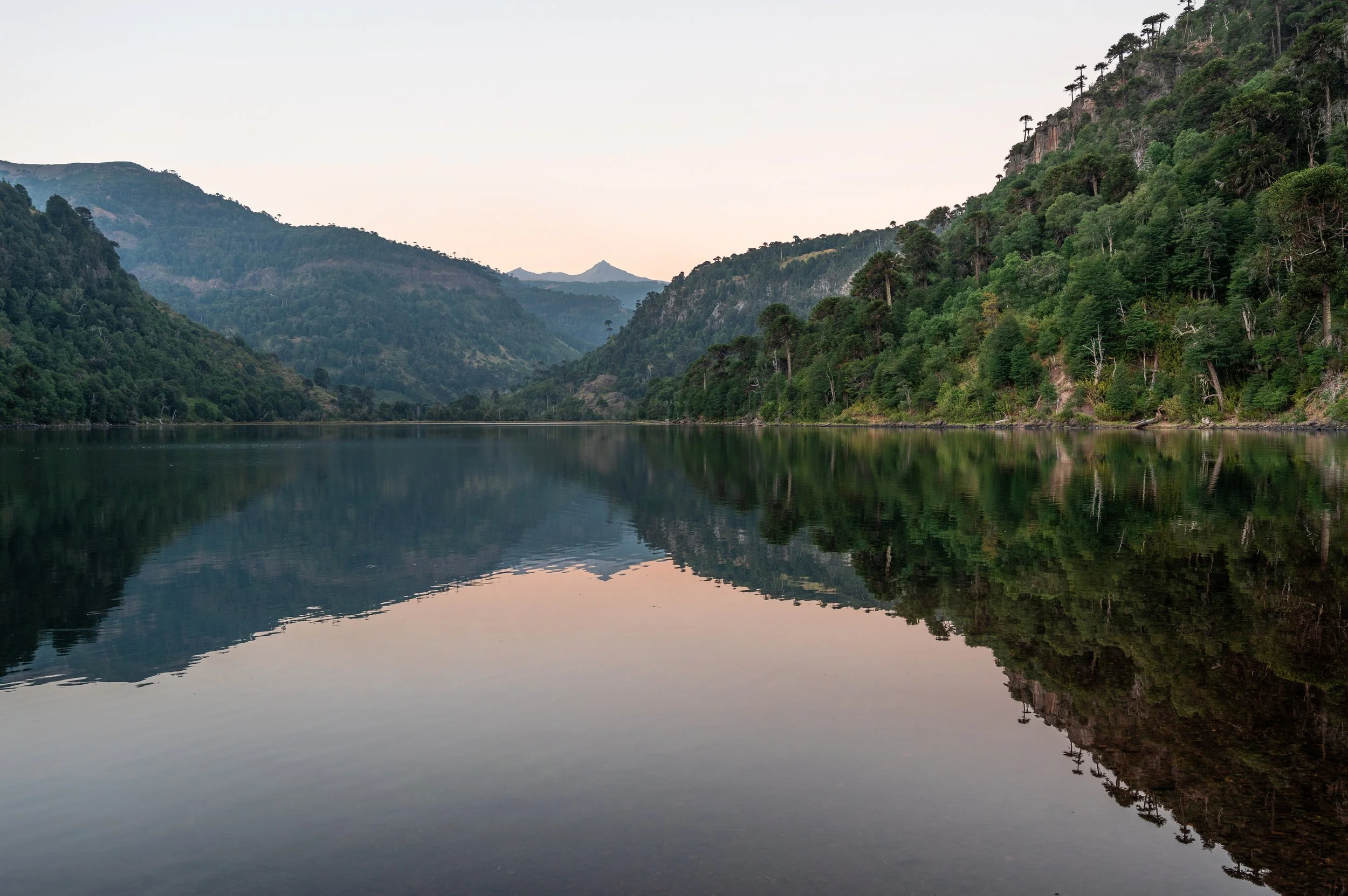 Laguna Marinanqui, where the 'dinosaurs' roar from the other side.