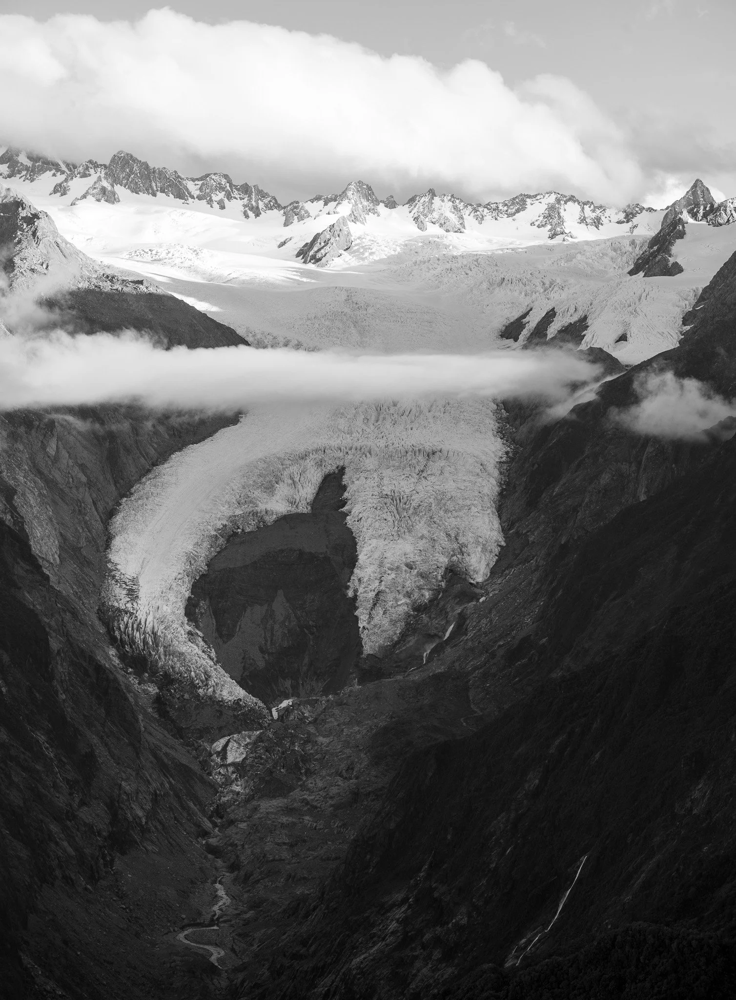 Franz Josef Glacier, It's one of the few glaciers in the world that descends into a temperate rainforest. Photo taken from Alex Knob lookout. 