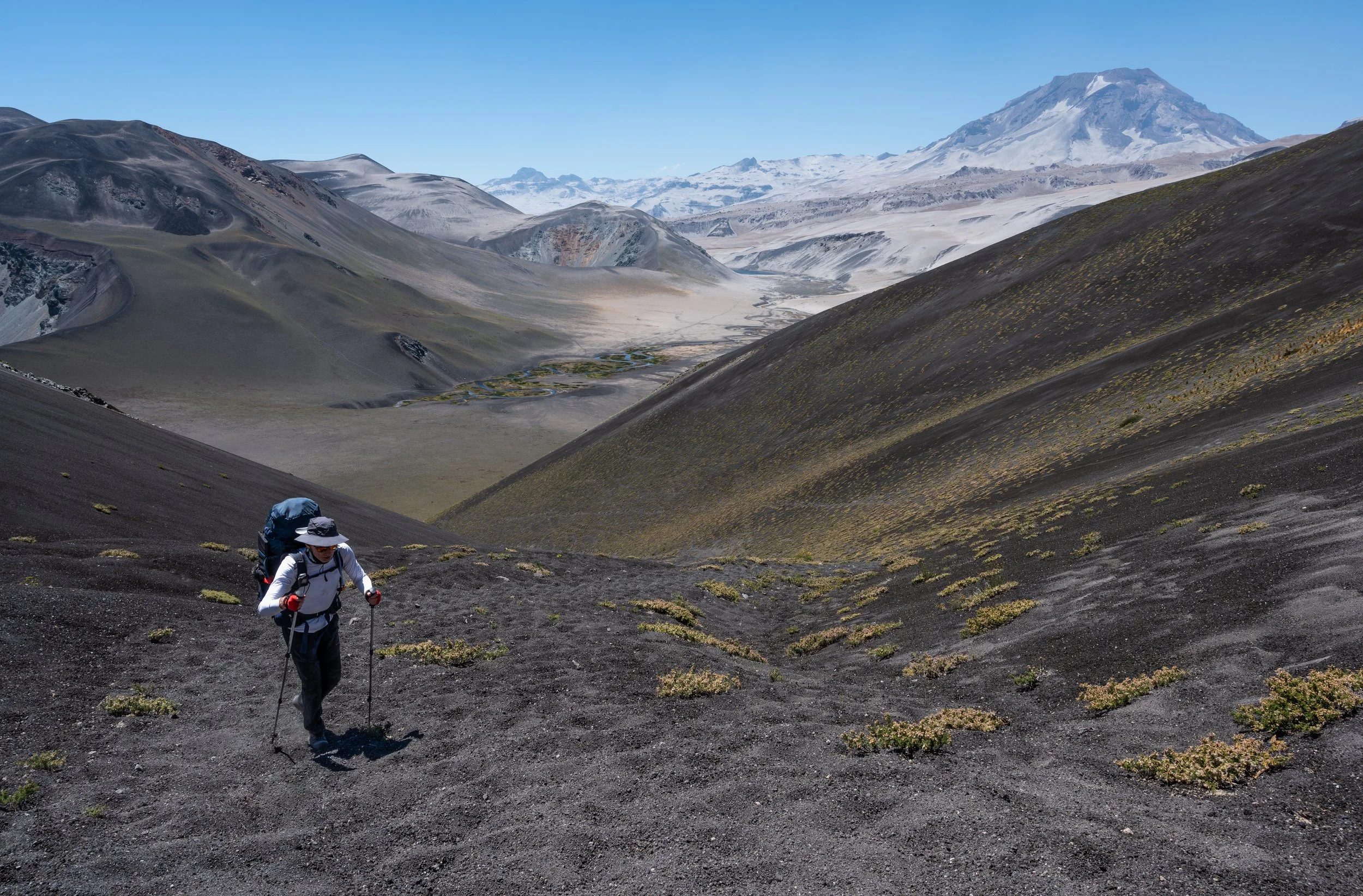 Ascending Los Hornitos pass. “Little ovens” sure was hellish, 500 vertical meters of sand and heat. But the view!