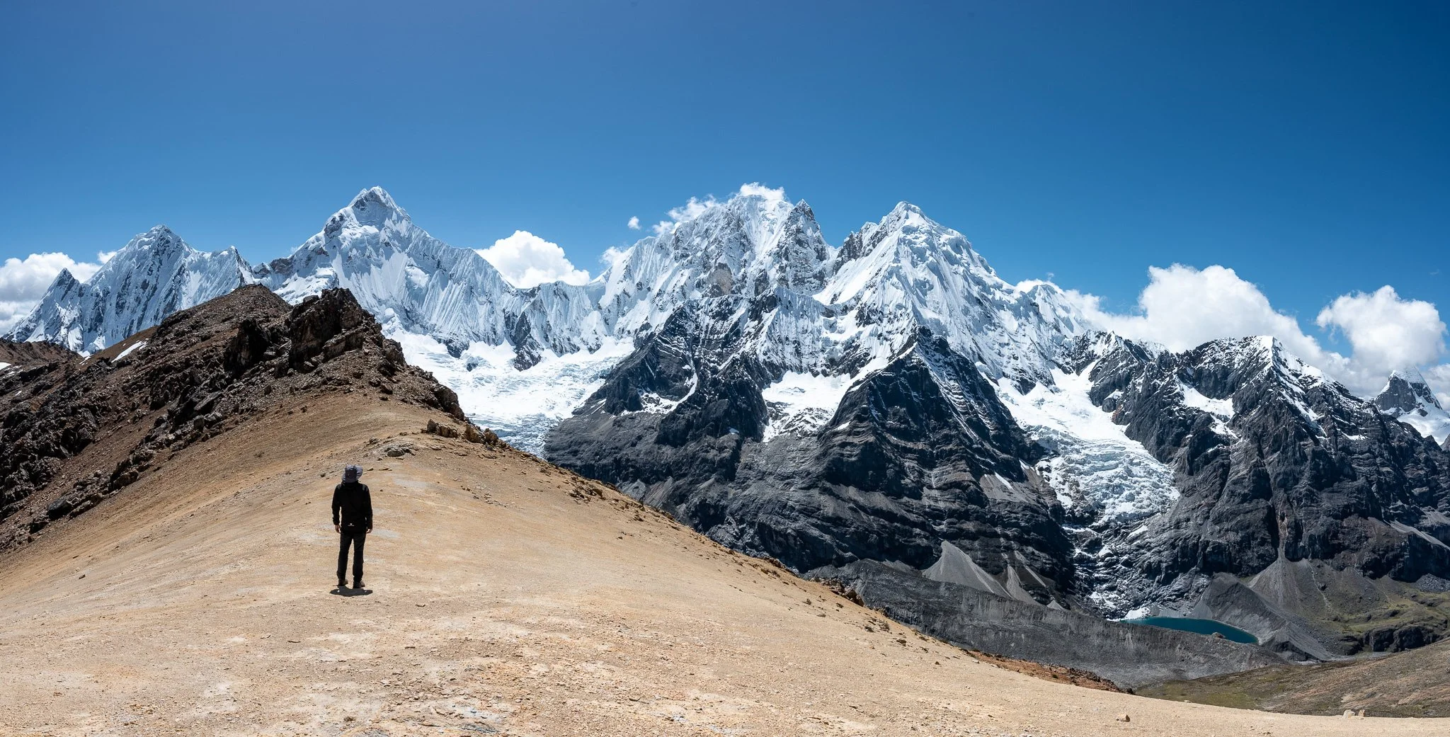 Paso Rosario was undoubtedly the highlight of the journey, standing as the highest pass at 5,100 meters above sea level. The views from this vantage point, with the majestic peaks of Peru such as Yerupajá, Siula, and Rasac nearby, were simply unbeata