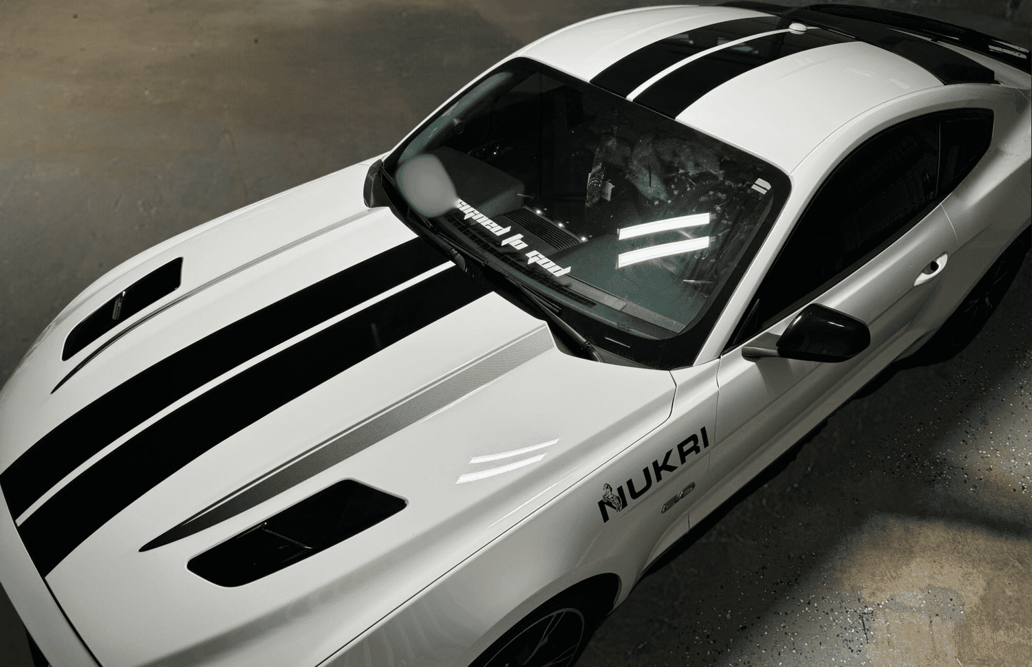 mustang_car_wrap.png