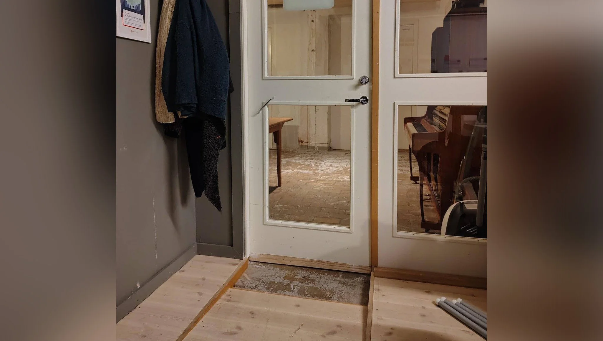 RAMPE TIL KONTORET