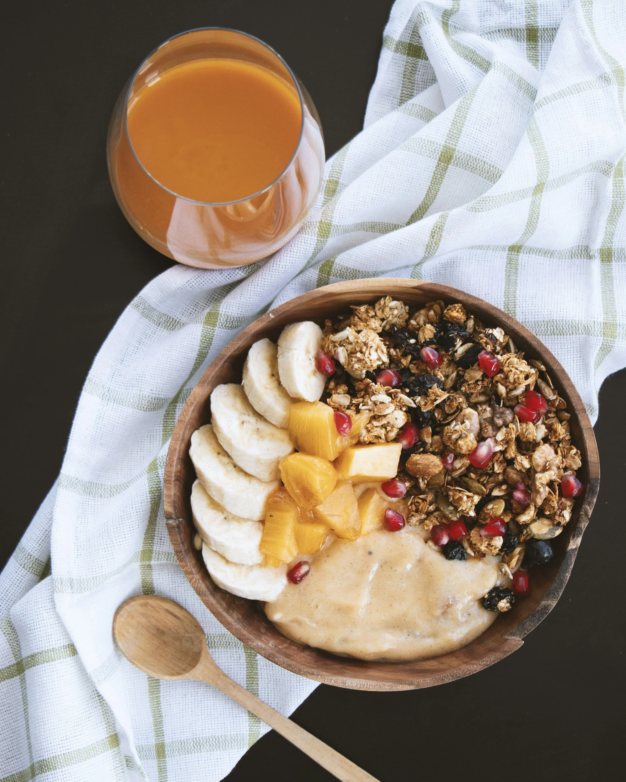 Banana and Granola Smoothie Bowl