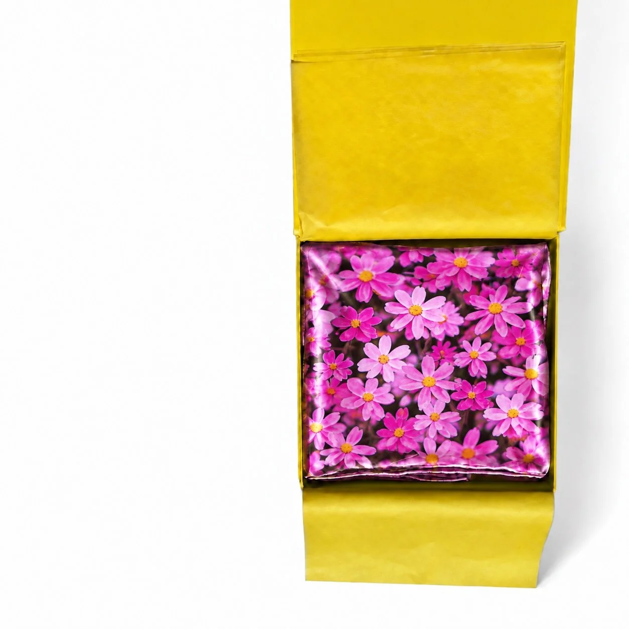 pink everlasting box.jpg