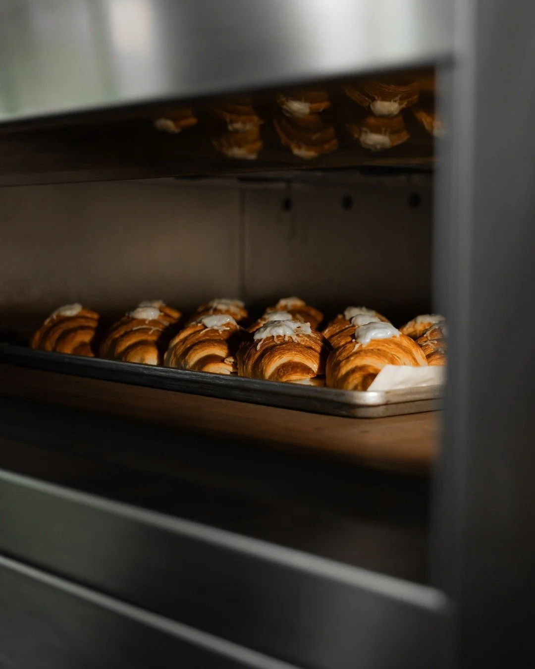 Indulge in layers of flavour! Ham, Swiss &amp; Gruy&egrave;re cheeses, and our creamy homemade b&eacute;chamel, our savoury croissant could just be the best you&rsquo;ll ever taste.

#franquettebakery #frenchbakery #mounttamborine #bakery #goldcoasth