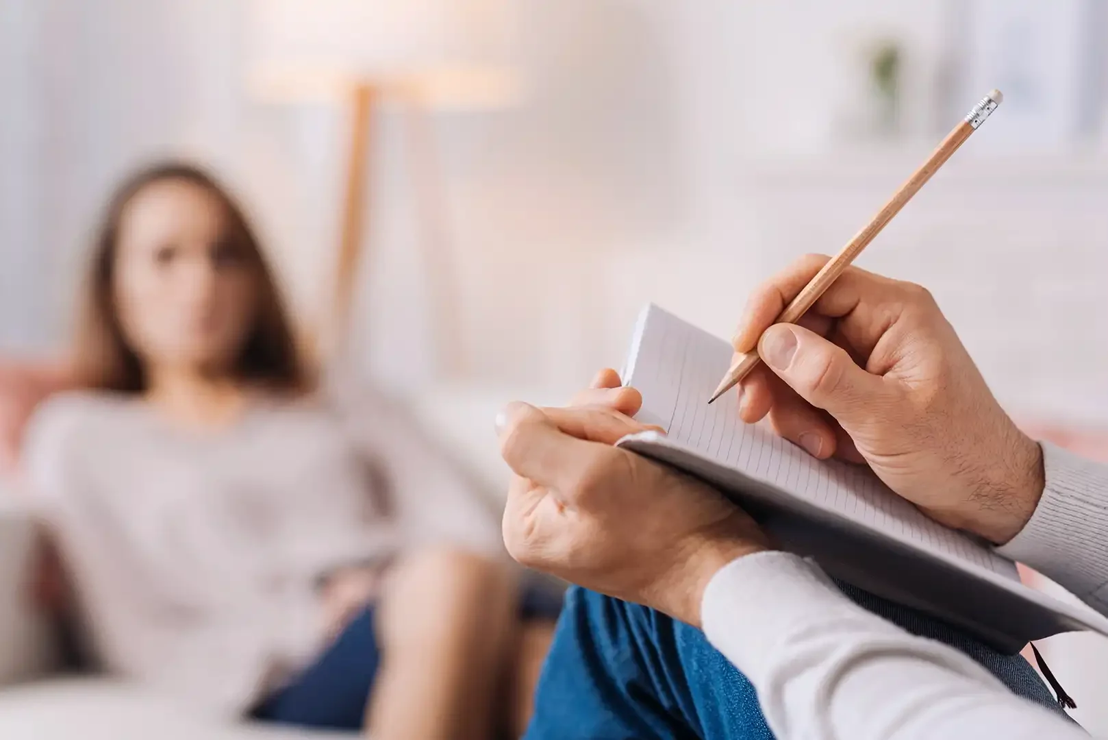 Jak wygląda pierwsza sesja u psychoterapeuty?