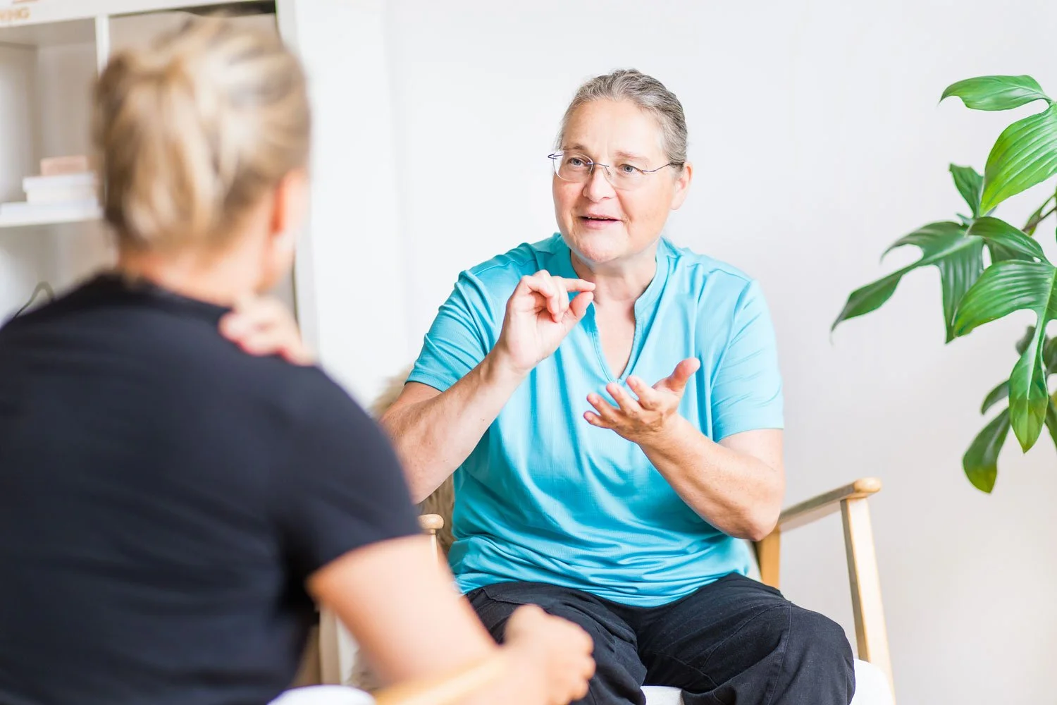 susann-manthey-gestaltherapeutisches-coaching-familienstellen-morphisches-feldlesen-seminare-AGF24333.jpg