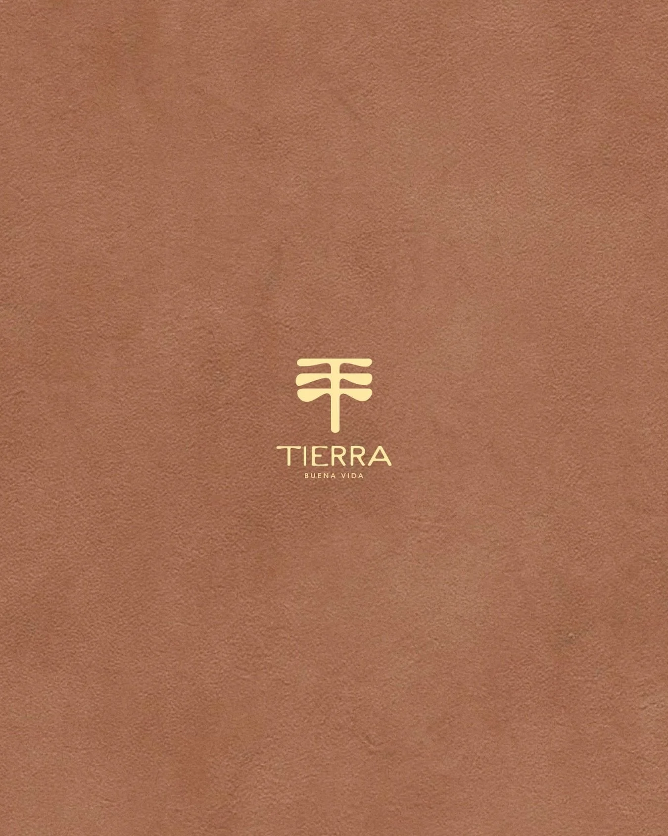 Tierra Buena Vida,
c&rsquo;est un chemin de retour &agrave; l&rsquo;essentiel.
Un chemin collectif, sensible et joyeux.
Un chemin vers une vie qui nous ressemble enfin.

@tierra.buenavida 

🌞

#azuristudiosolaire 
#studiographique 
#logo 
#identitev