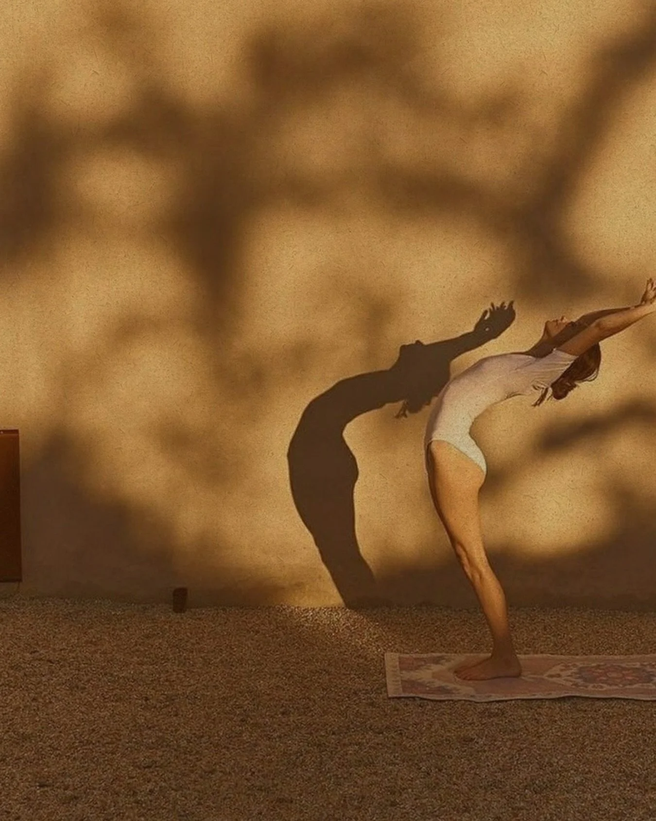 Inspiration solaire. 🌞 
Le corps en mouvement.

Visuel : @pinterest 

#azuristudiosolaire 
#inspiration 
#mood 
#solaire 
#bien&ecirc;tre 
#yoga 
#pilates 
#slowburn 
#slowlifestyle 
#universdemarque 
#identit&eacute;visuelle