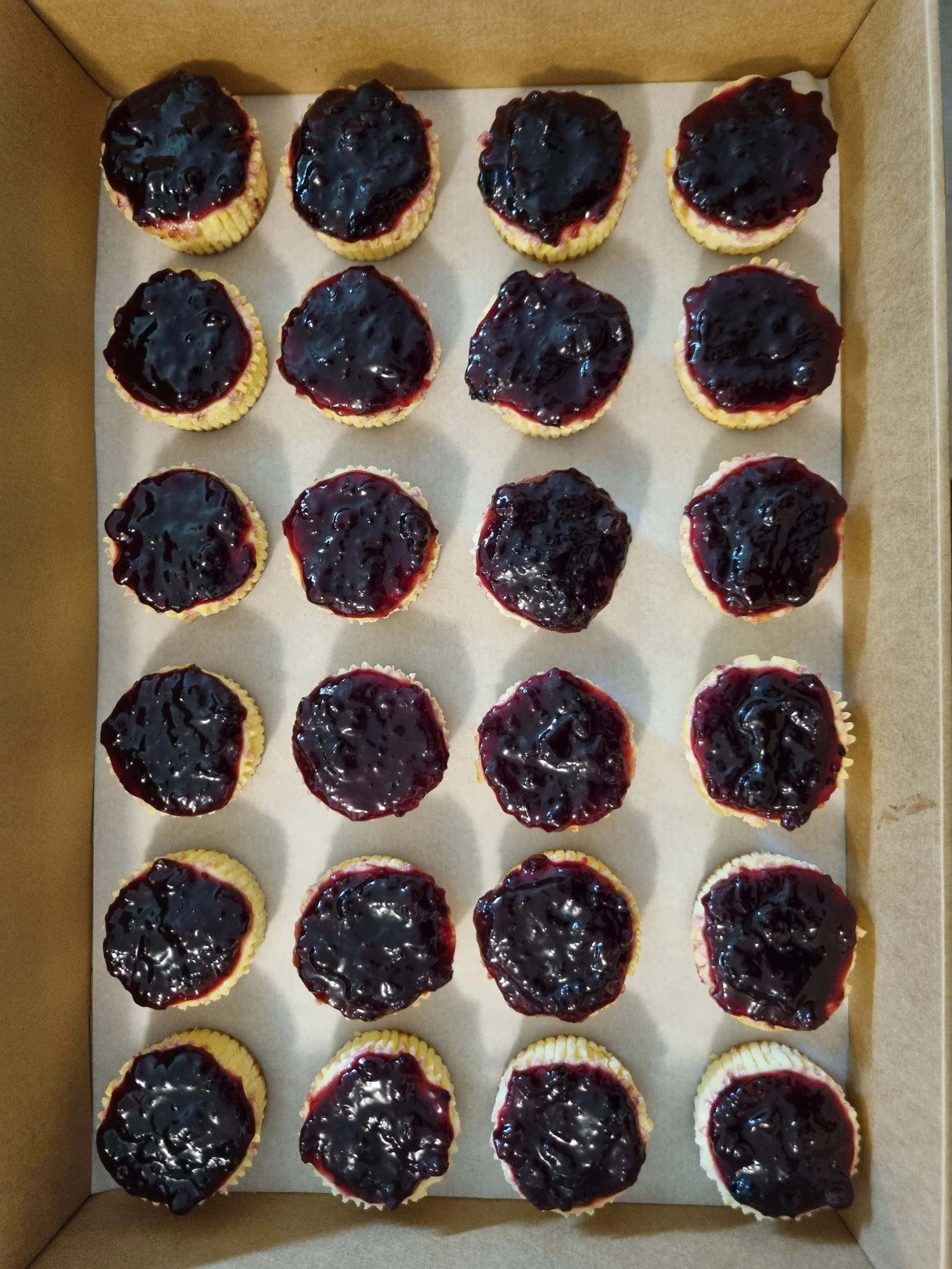 Mixed Berry Cheesecakes (catering box)