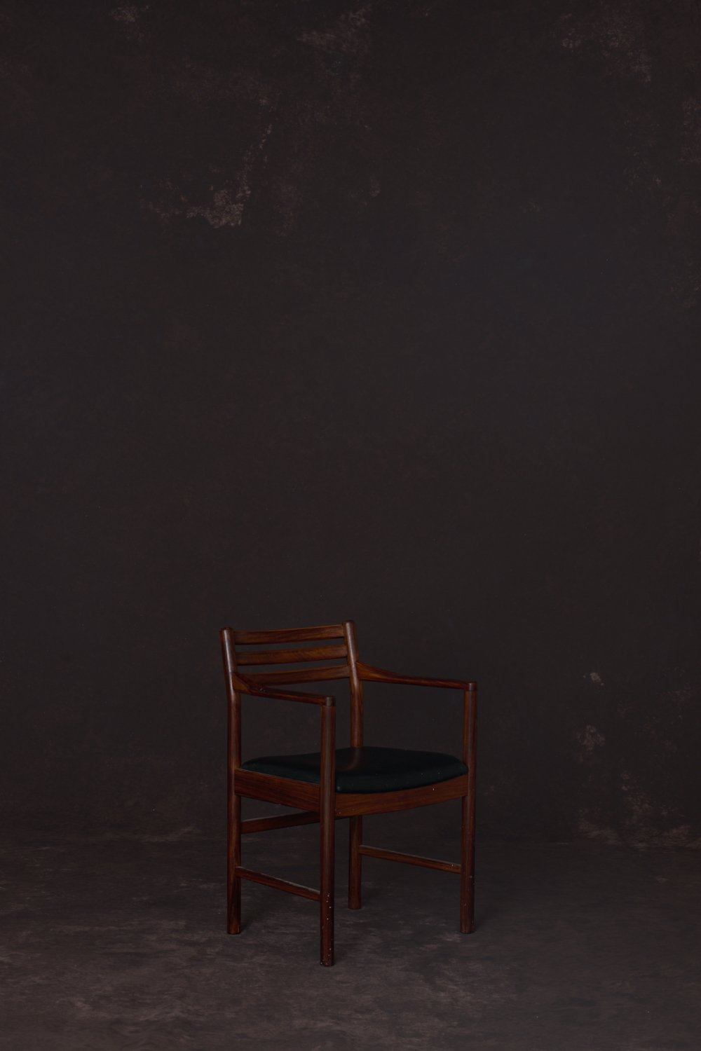 Dark purple and brown mixed hand painted photography backdrop to rent throughout the UK from Hollins Backdrops. 