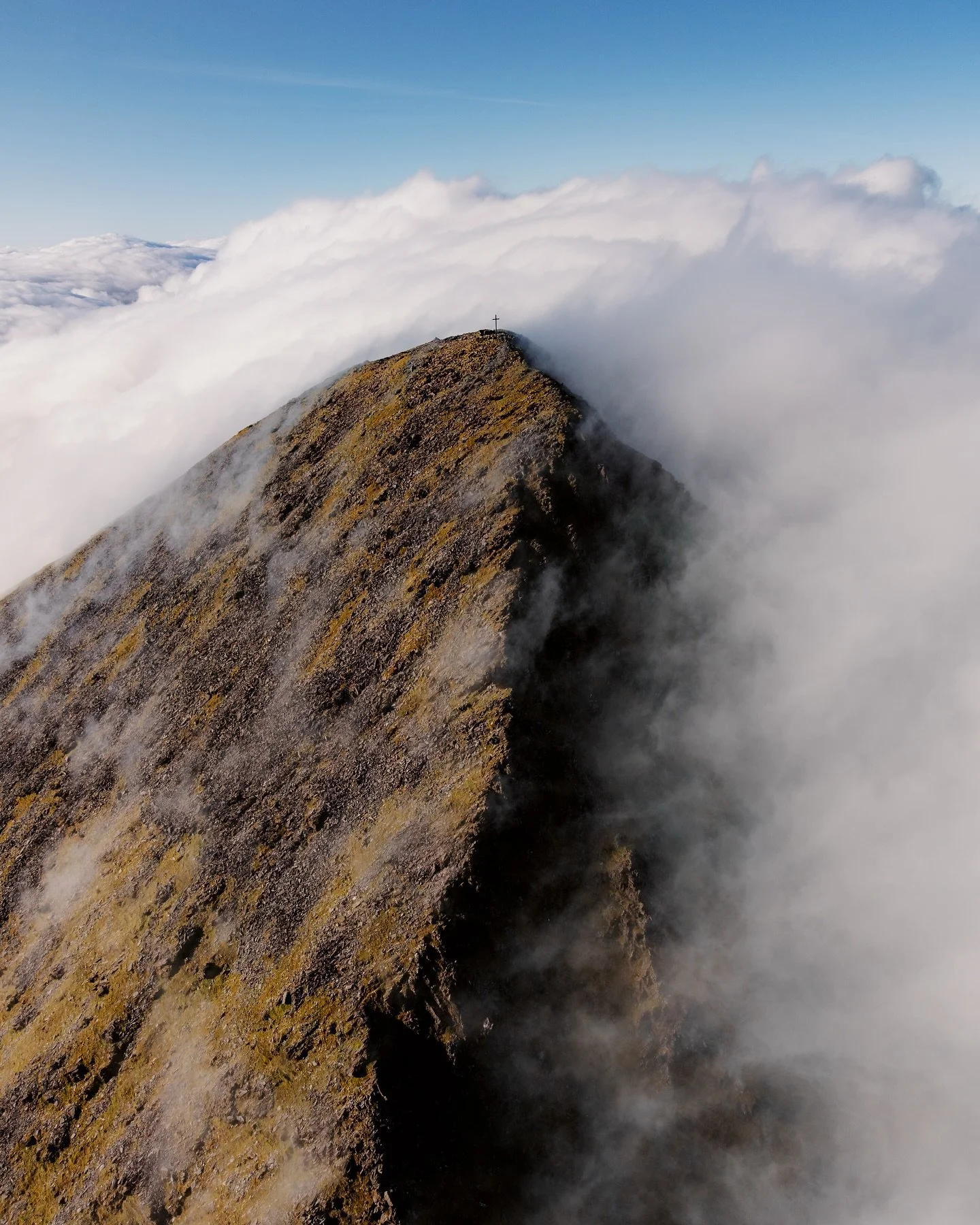 Love this land of ours ☘️

An incredible sunrise above the clouds for my first time on top of Ireland&rsquo;s highest peak (&hellip;finally) - and it&rsquo;s one I&rsquo;ll never forget.

⚠️ If you plan on tackling this mountain, here&rsquo;s what I&
