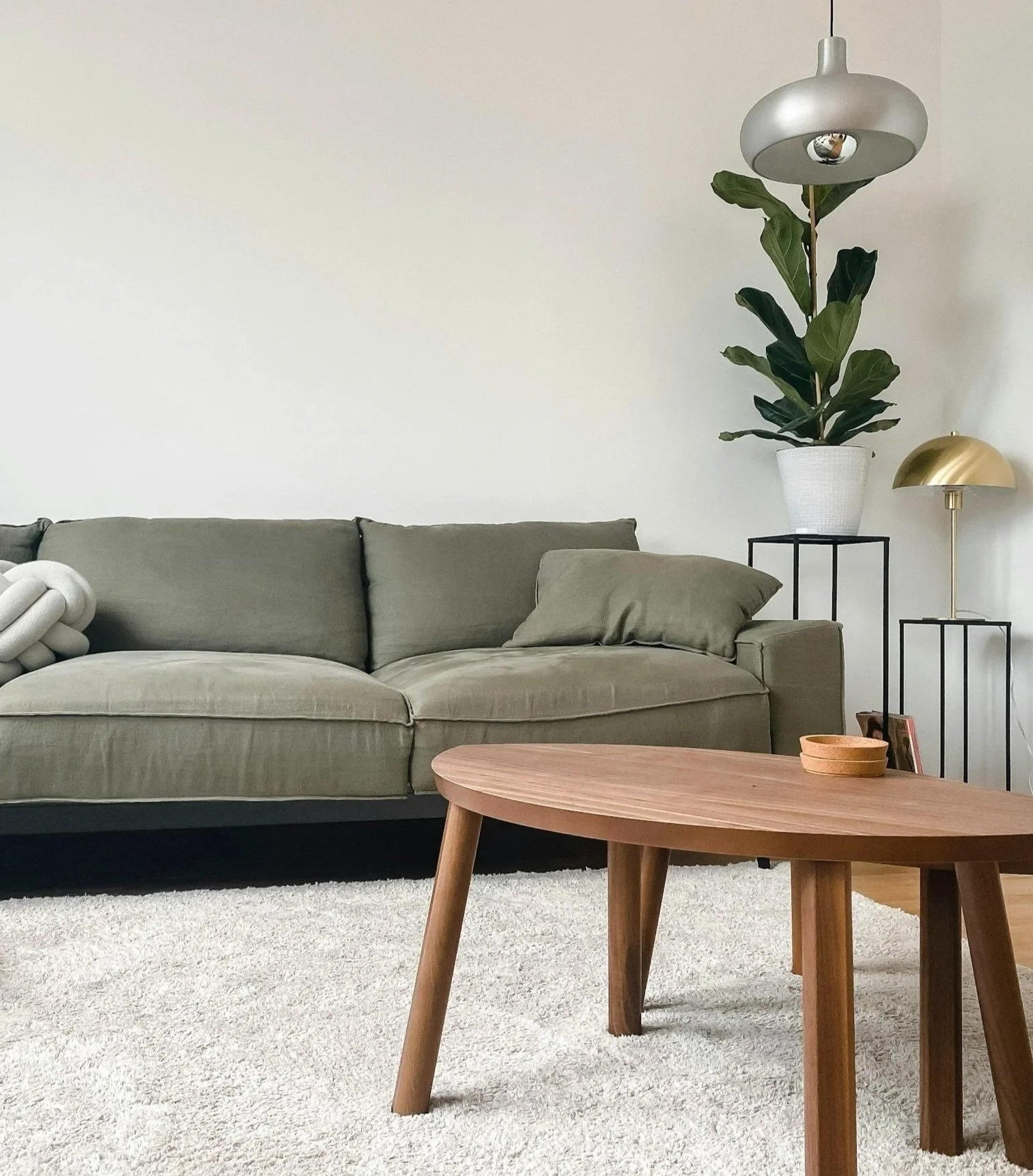 Julie Klassen, online therapist for burnout and overwhelm in young adults Ontario