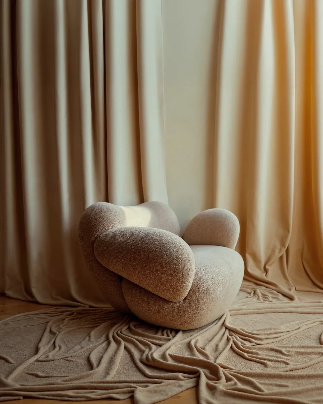 Asymmetrical armchair