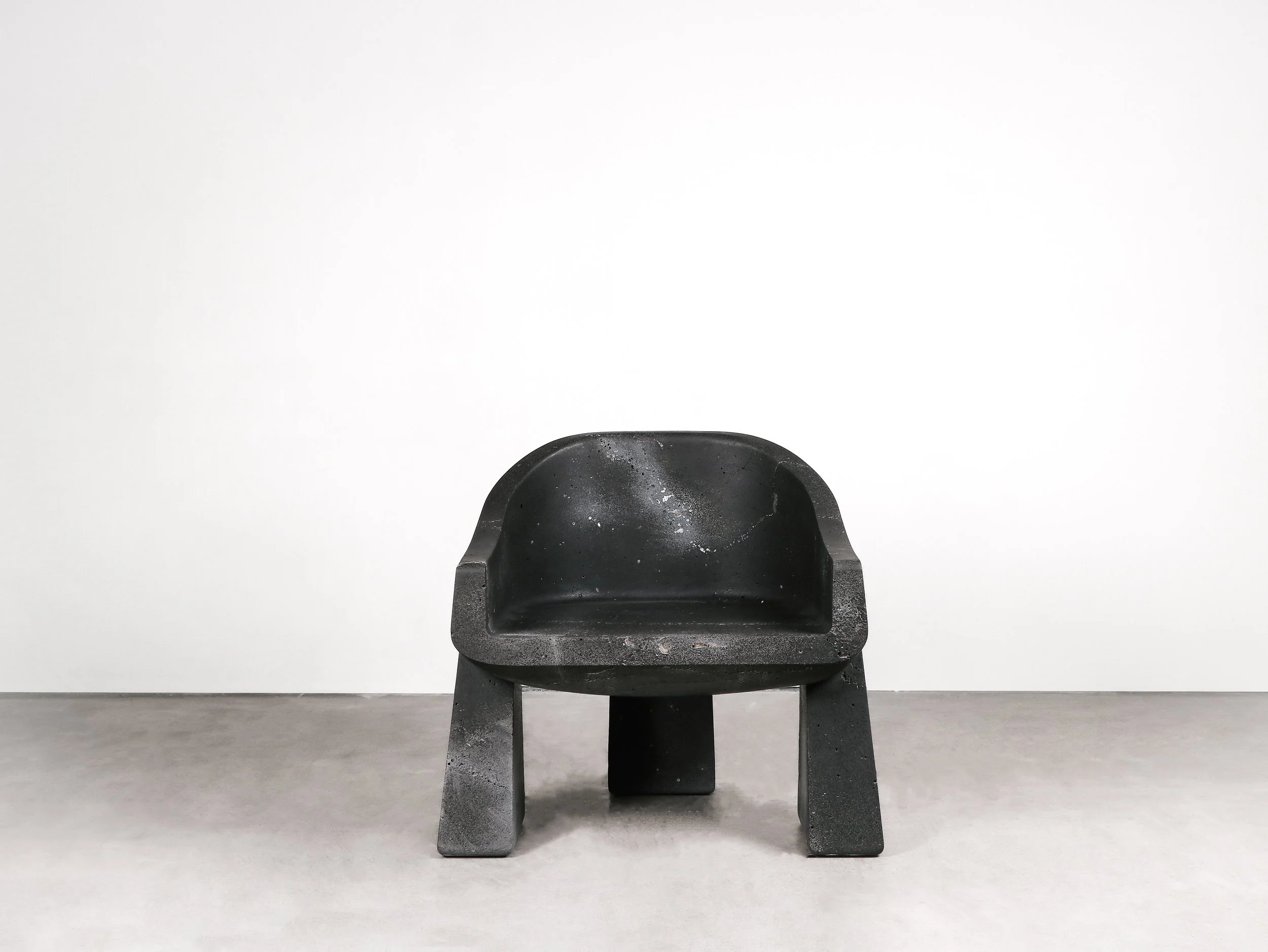 Klot Basalt Chair
