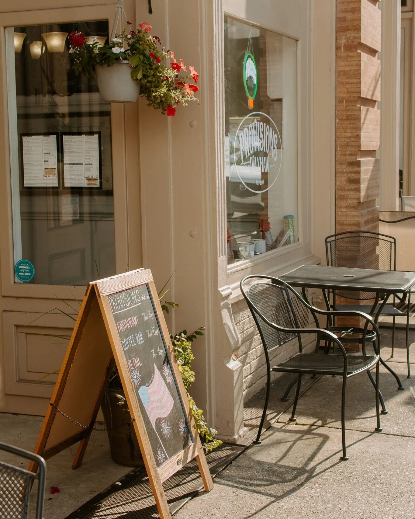 🎉 INDIE RETAIL WEEKEND IS HERE! 🎉
Join us July 11–13 for a 3-day celebration of all things LOCAL—extended shopping hours, exclusive promotions, food trucks, live music, giveaways & more!
📆 Here’s the weekend at a glance:
F