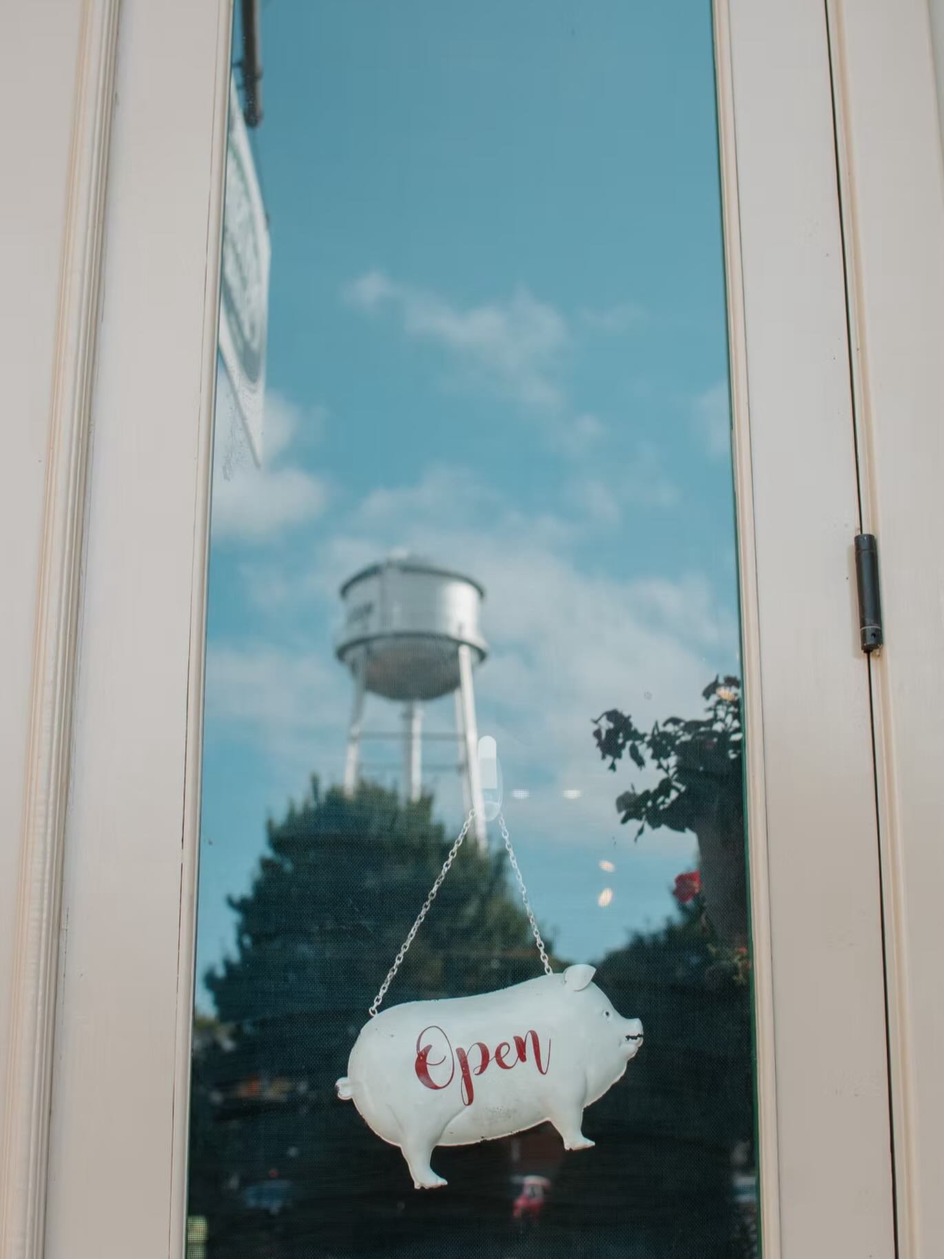 Downtown Waxhaw is opening back up. The ice is melting, and our small businesses are getting back to business for you. ✨

We hope everyone stayed safe and warm during the winter storm. A huge thank you to @townofwaxhawnc for clear guidance, timely up