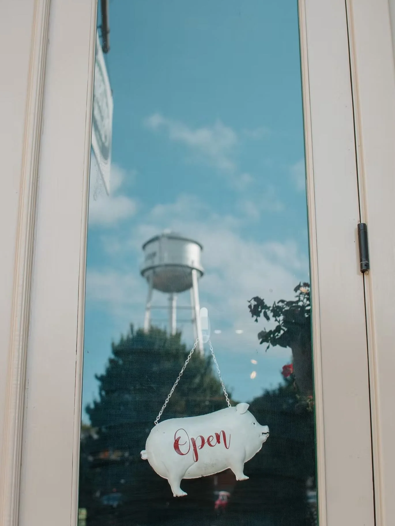 Downtown Waxhaw is opening back up. The ice is melting, and our small businesses are getting back to business for you. ✨

We hope everyone stayed safe and warm during the winter storm. A huge thank you to @townofwaxhawnc for clear guidance, timely up