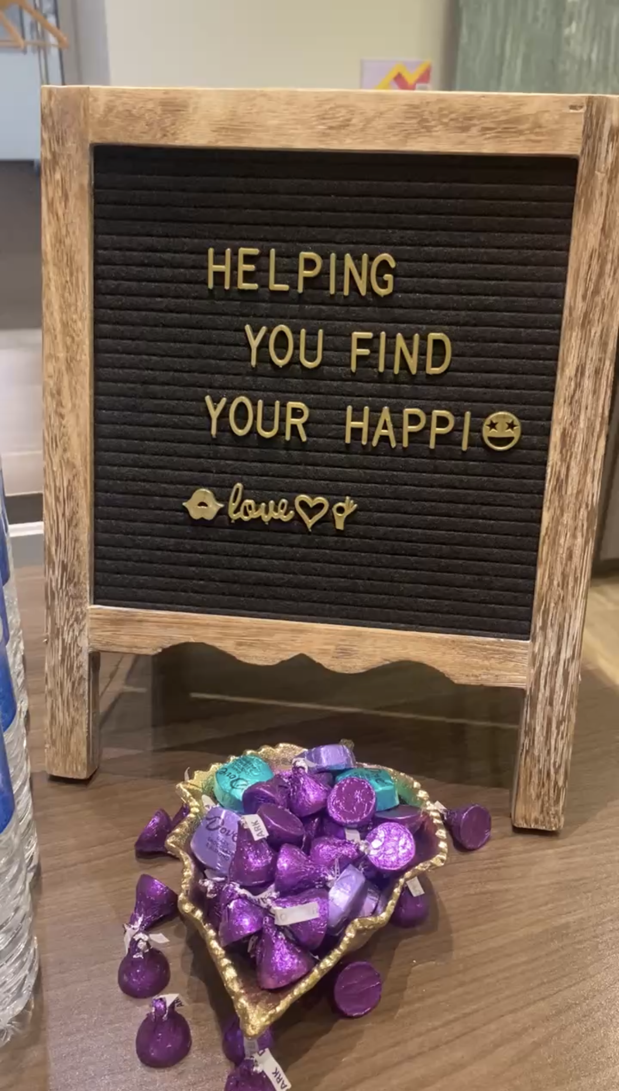 My signature Happi Headspace sign.