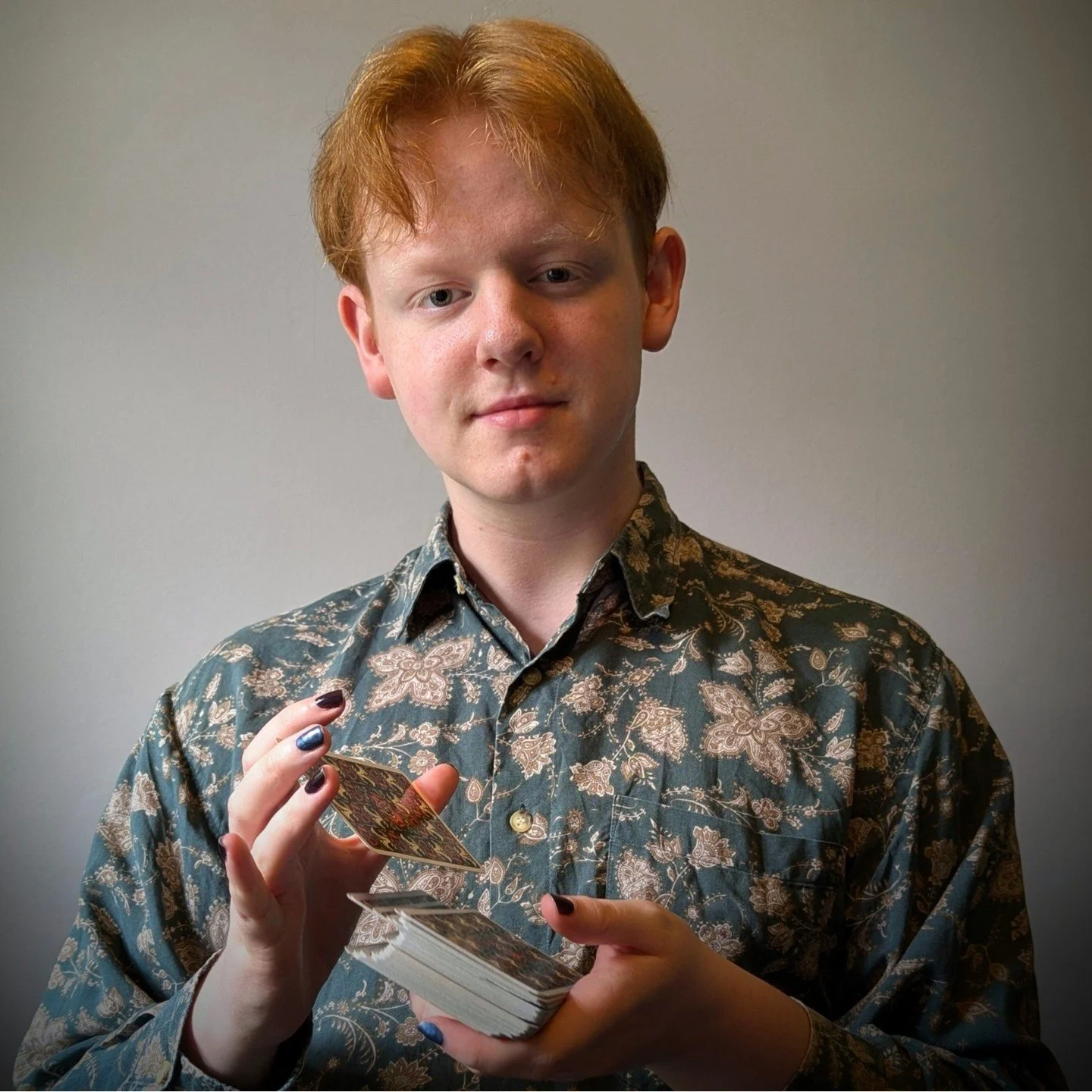 Meet your tarot reader!
Hi, I'm Kal, and I've been reading Tarot, the I Ching, and other divination methods for over 10 years.
Aside from divination, I'm also super into folk magic. I try to integrate my other craft hobbies, like knitting and spinnin