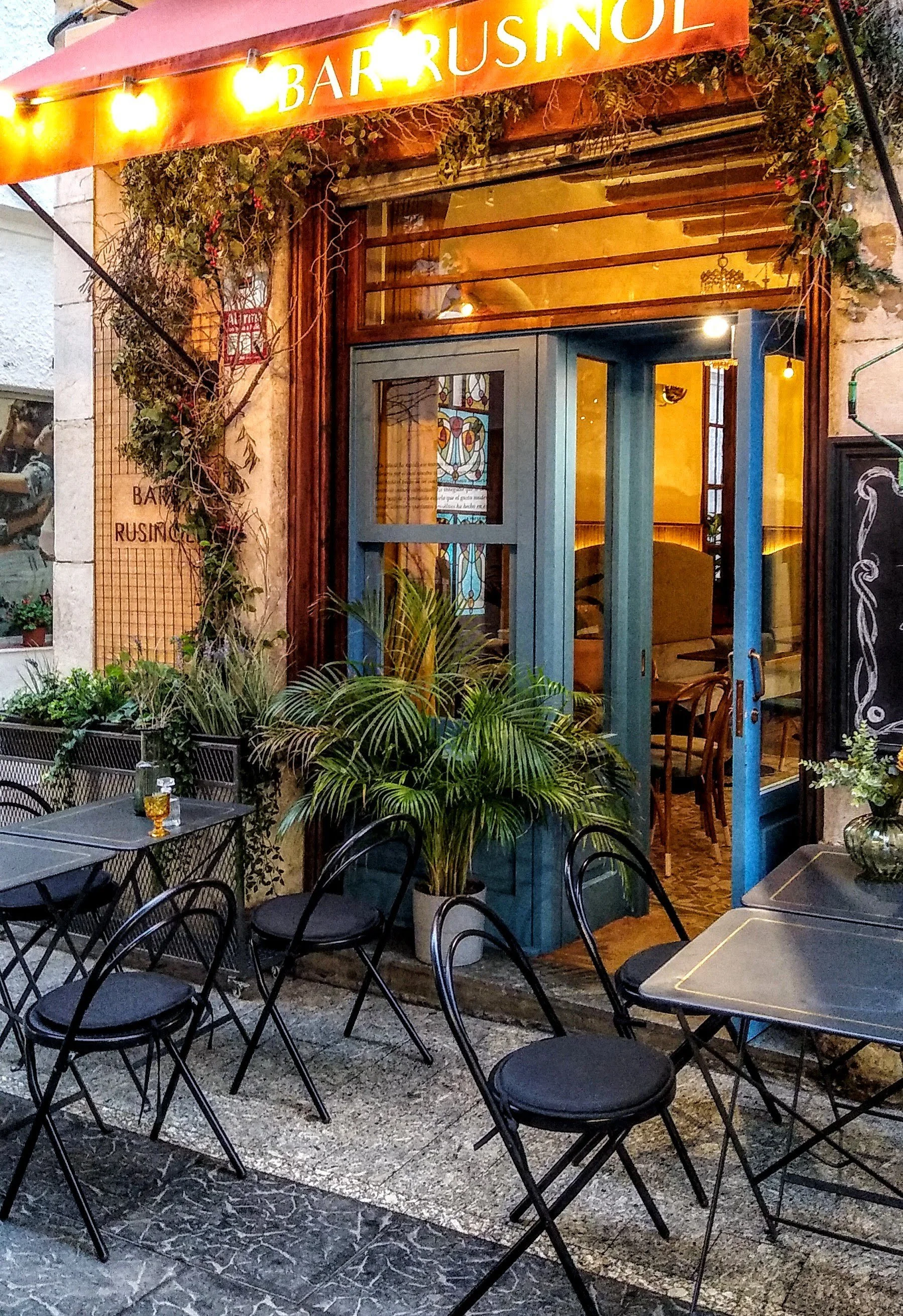 bar rusiñol sitges outside.jpg