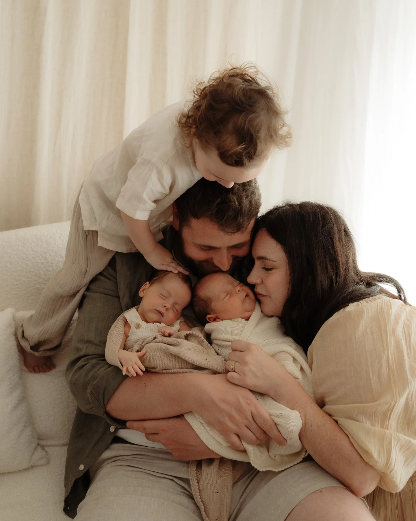 September ✨

How is it even September?! I realise that I&rsquo;m totally rubbish on socials at the moment. I can&rsquo;t believe I haven&rsquo;t yet posted this beautiful family from a few months ago. It&rsquo;s extra special having twins in the stud