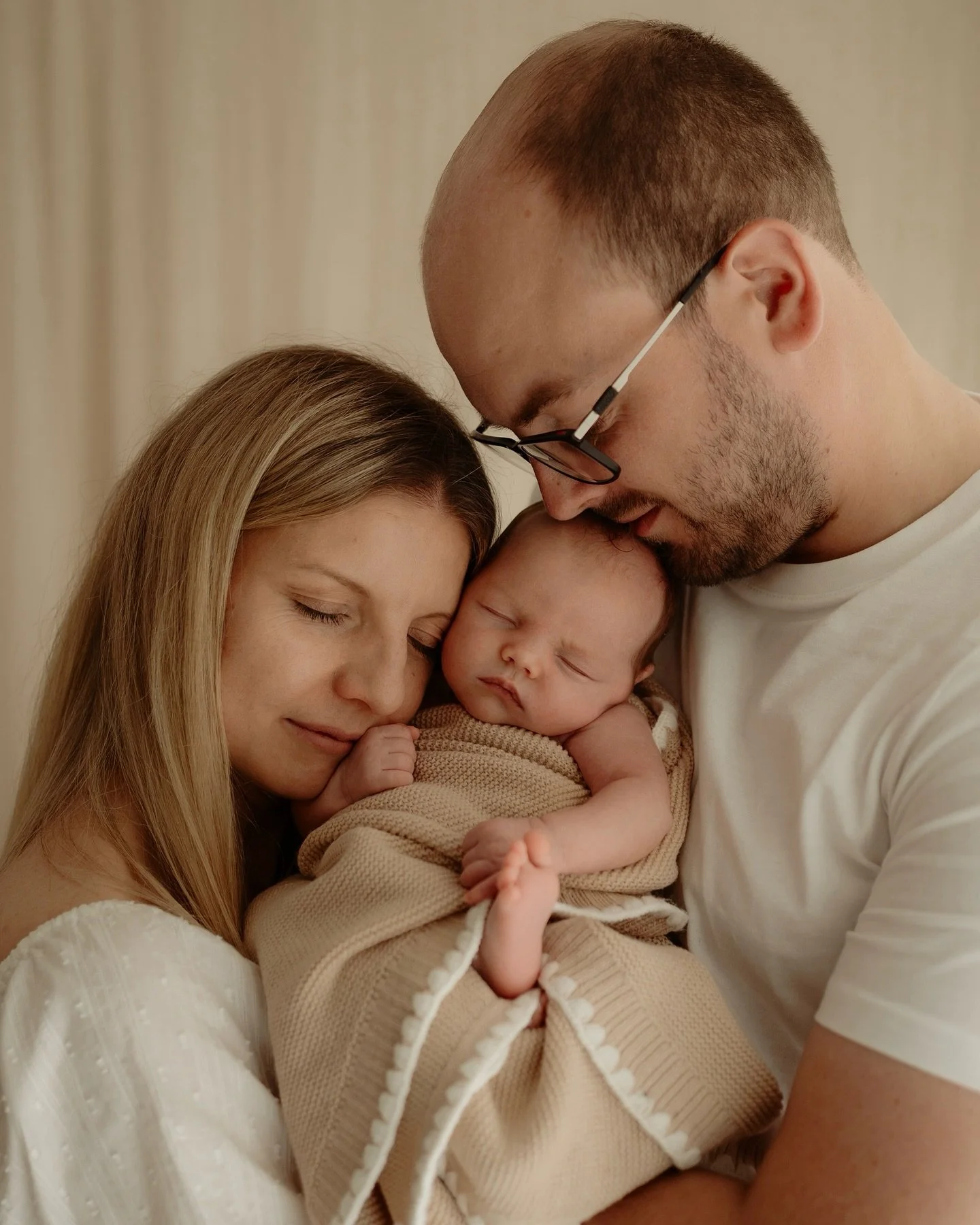 The softest and sweetest newborn studio session with baby Holly ✨

The kind of stillness you only notice when you slow down. These quiet moments, woven into your story forever.

#dorsetnewbornphotographer #newbornphotography #poolenewbornphotographer