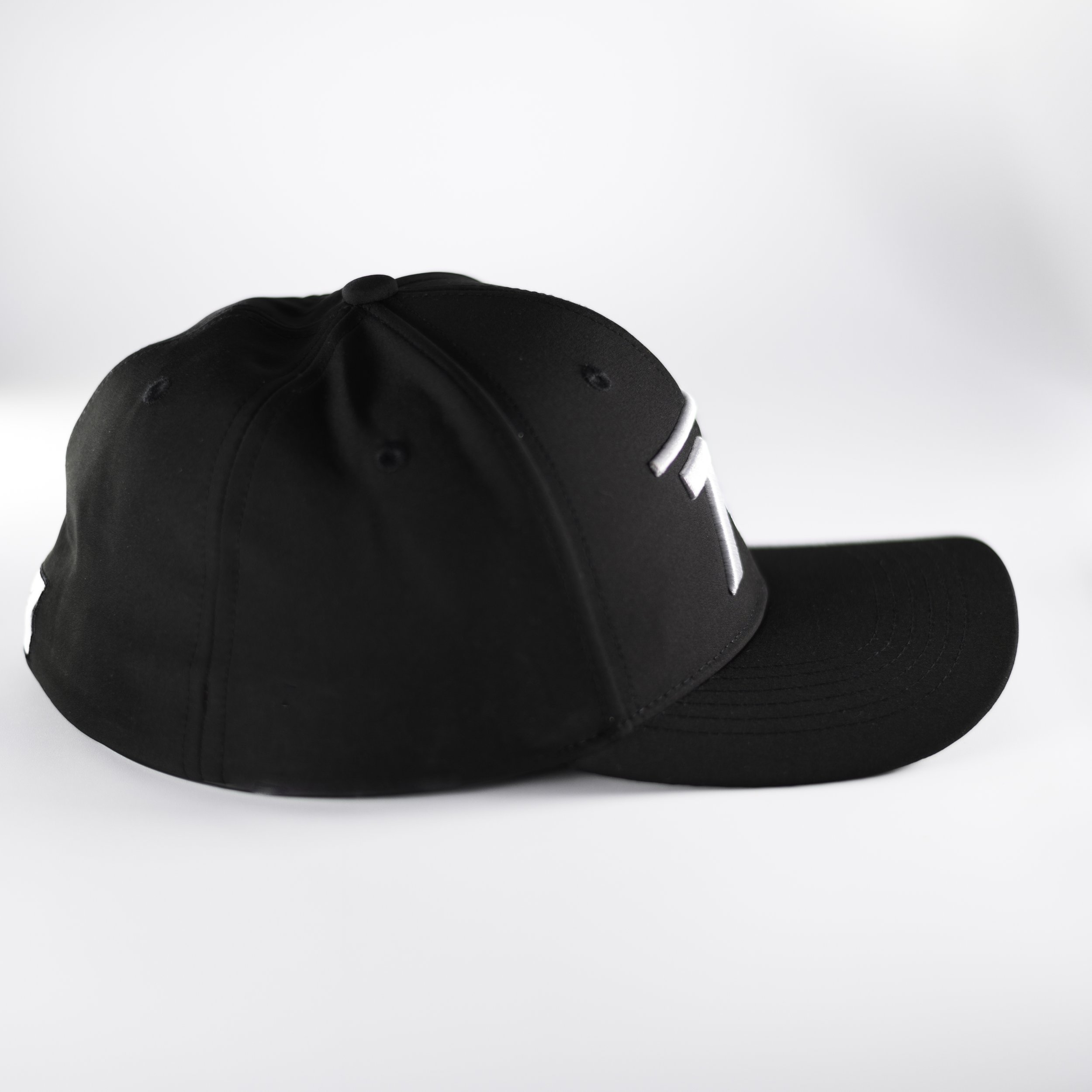 BelowBrandHats_0534-387.jpg