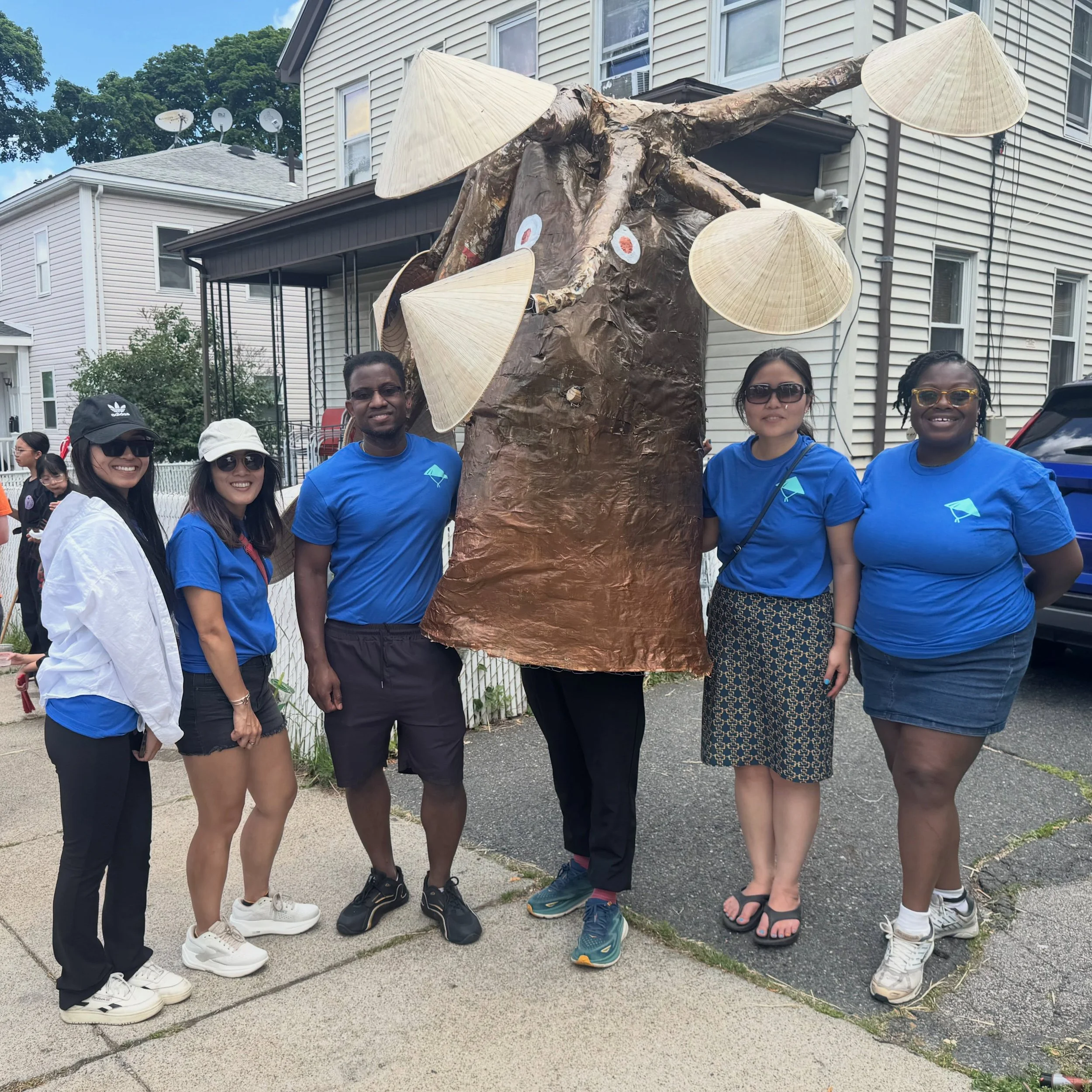 Say hello to our mascot at #DorchesterDayParade2026 ! H&Atilde;Y CH&Agrave;O MỪNG BIỂU TƯỢNG CỦA @1975vietdiaspora ở #dorchesterdayparade