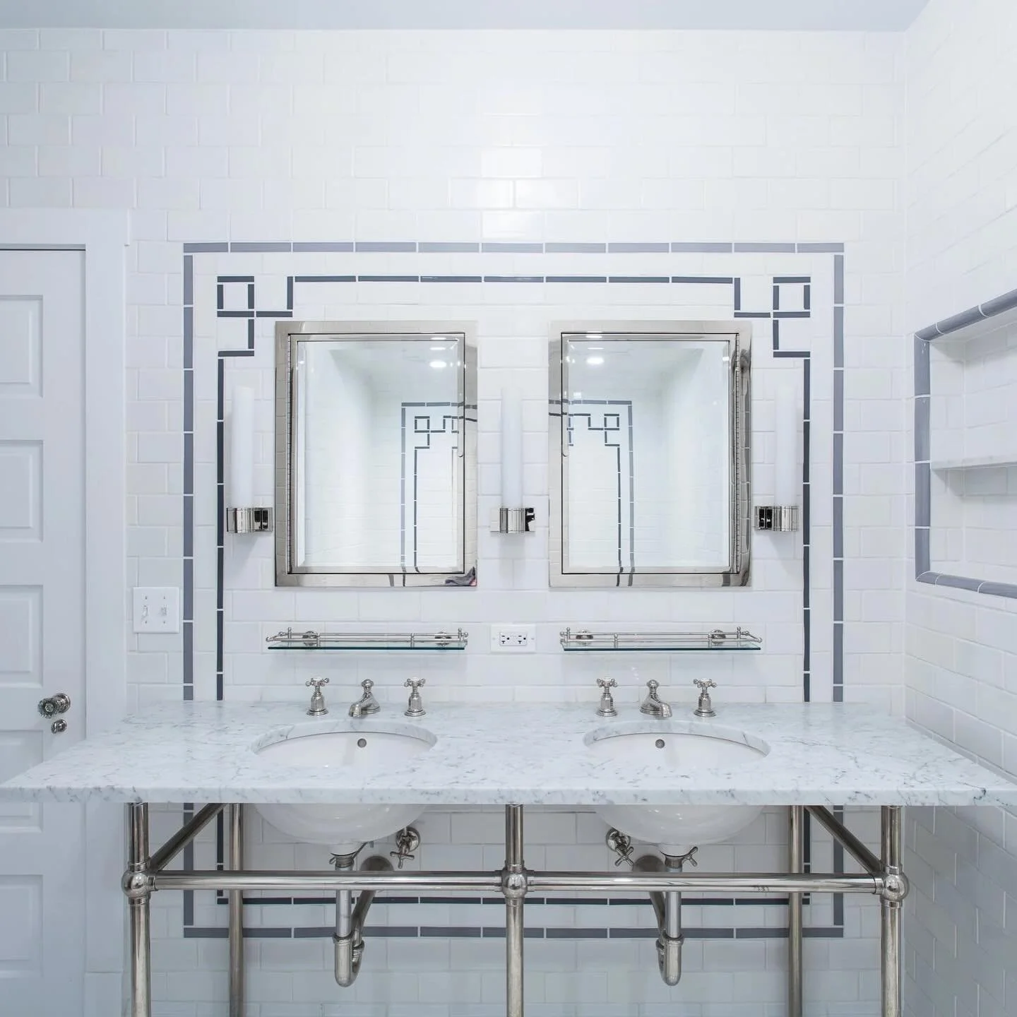 Unique tile design is always a good idea. 
 
 
 
 
#jarllc #bathroom #bathroomtiles #bathroomreno #tiledesign