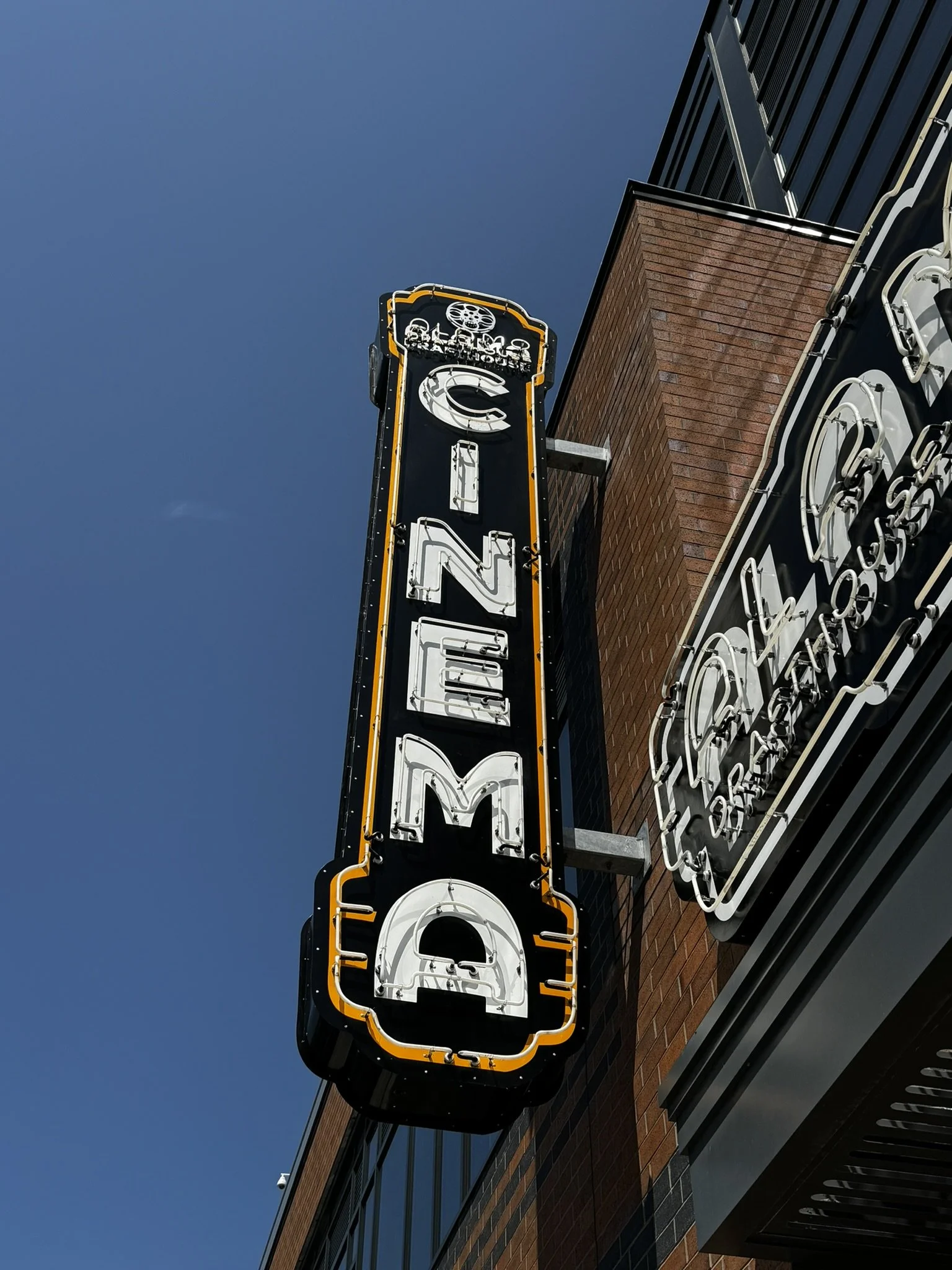 3519 N. Clark: Custom Sign