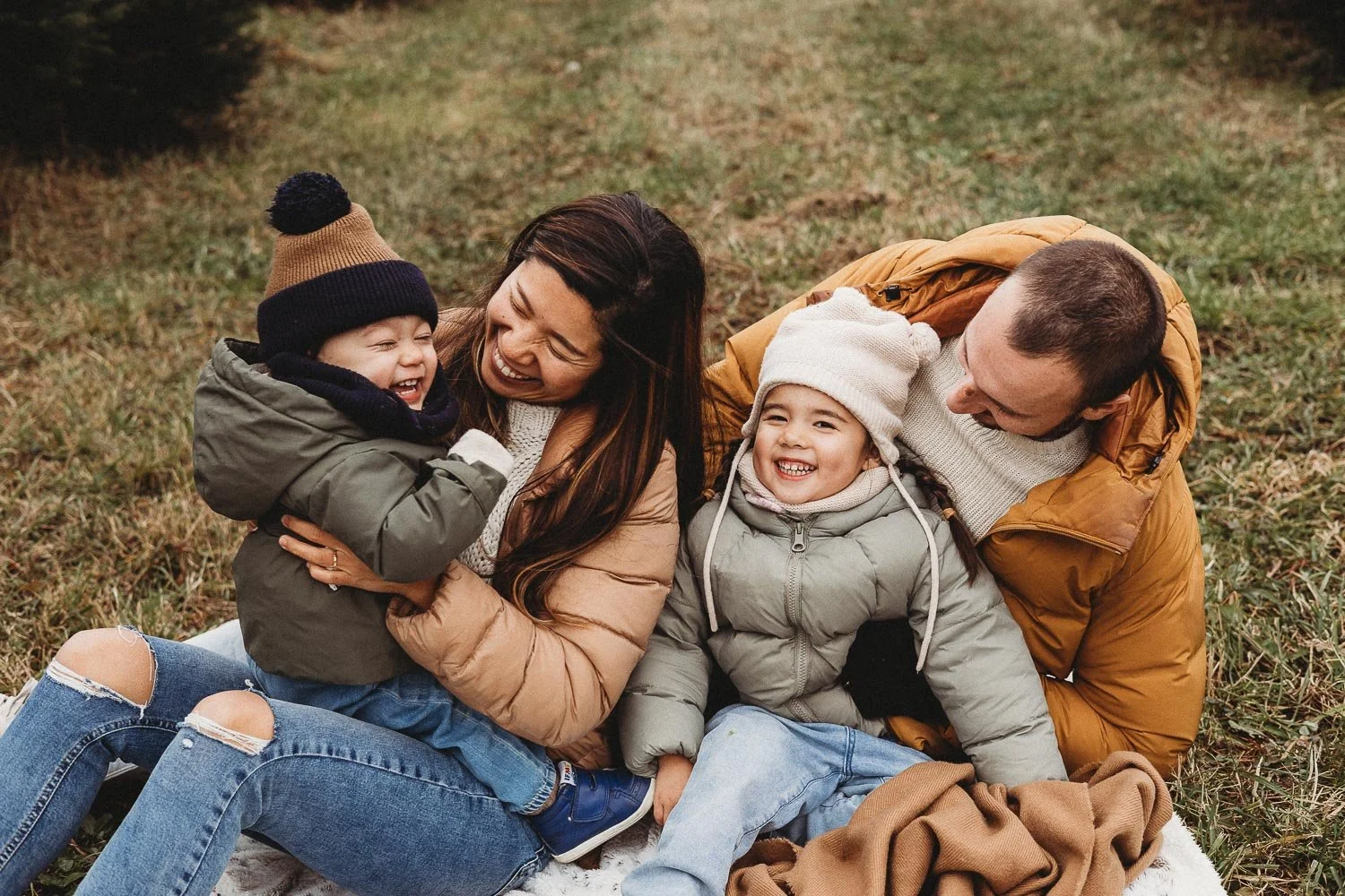 Jen Blanco Photography_Montreal Outdoor Winter Family Session-6.jpg