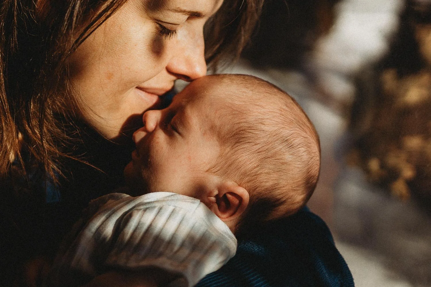 What to Expect During an In-Home Newborn Session in Montreal