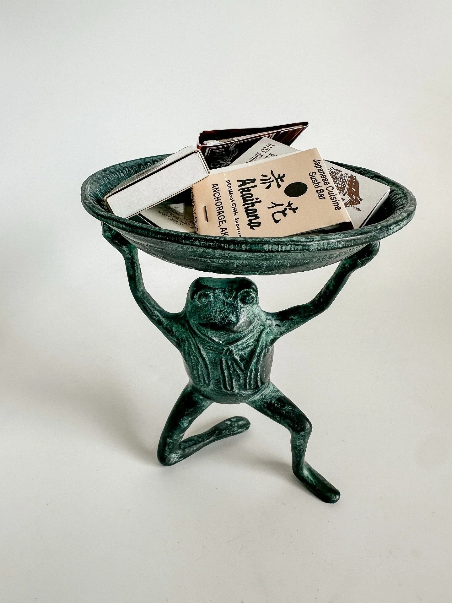 Do you need a light? 🐸 This cutie frog pedestal dish can hold whatever you need in any space - matches, jewelry, candles or soaps. 
Available now at the link in bio 💙
#froglover #homedécor #interiorstyled #bookshelfdecor #kitchenstyling