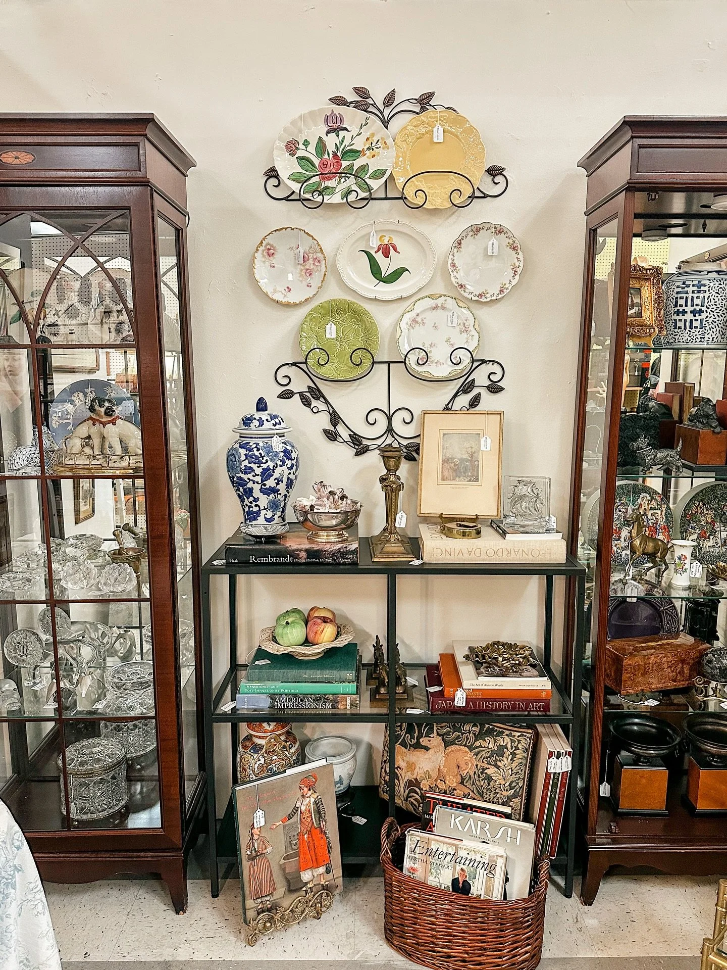 October so far 🧡🍂🧡
I’ve been a bit quieter on here this month as I worked on opening a second booth (booth I-5 @glenwoodantiquemall for you KC locals) and it’s finally at a point where it’s ready to share✨
Thanks to everyone wh