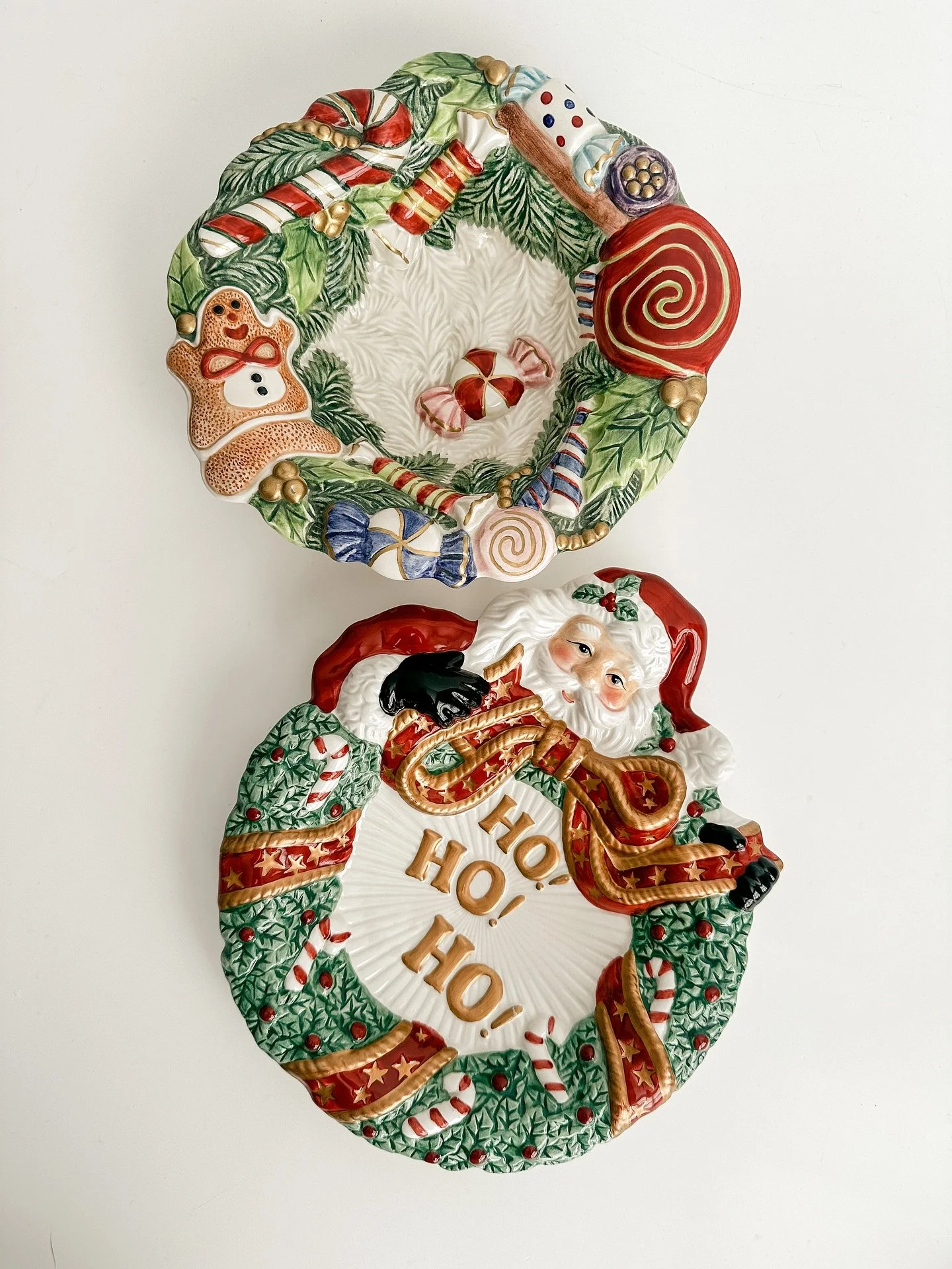 AVAILABLE / Multi-item post: 

Fitz and Floyd 1996 Sugar Plum candy or serving dish / $20 plus 📦 no chips or cracks, measures 9&rdquo;x2&rdquo;

Fitz and Floyd Christmas Santa cookie plate / $18 plus 📦 no chips or cracks, measures 9.5&rdquo;x8&rdqu