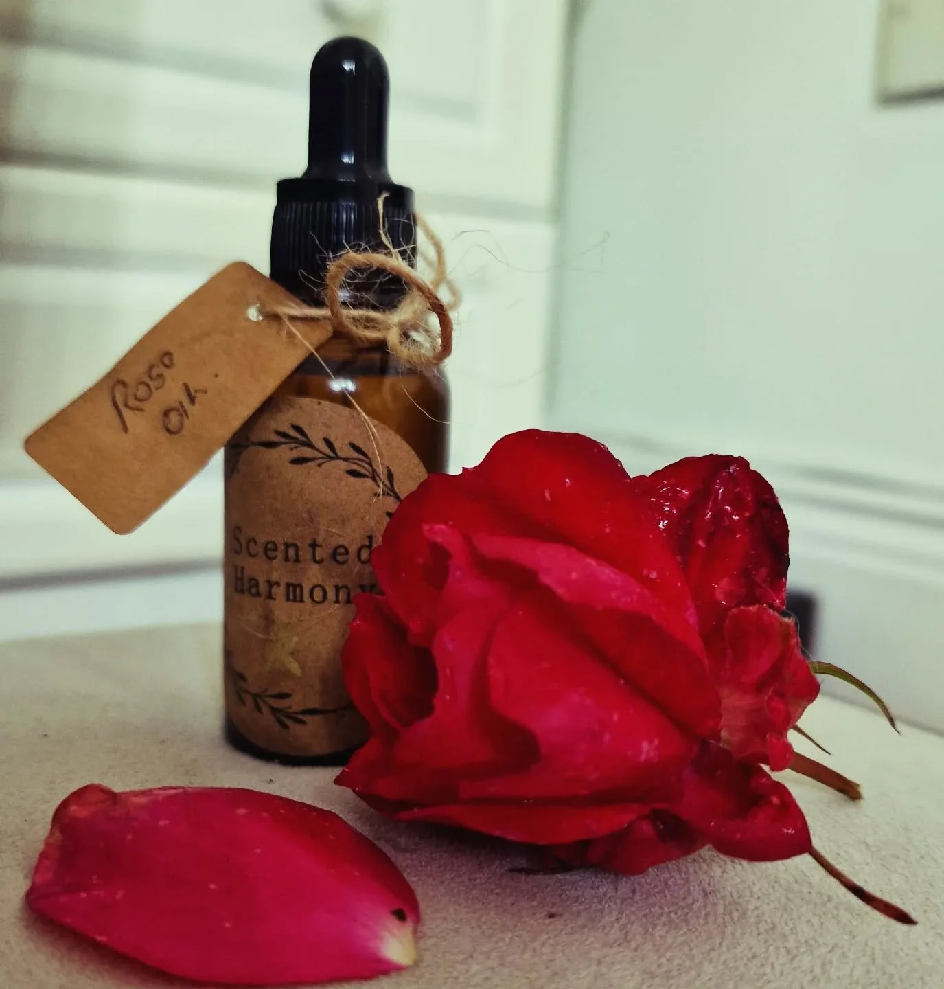 Thanks to @scentedharmony.candles for this beautiful Rose Oil which I picked up today at @solasecogardenshop Craft Fair!

Can't wait to use it in class Wed 🌹🌹🌹

#roseoil #roses #irishroses #yogateacher #yogaclass