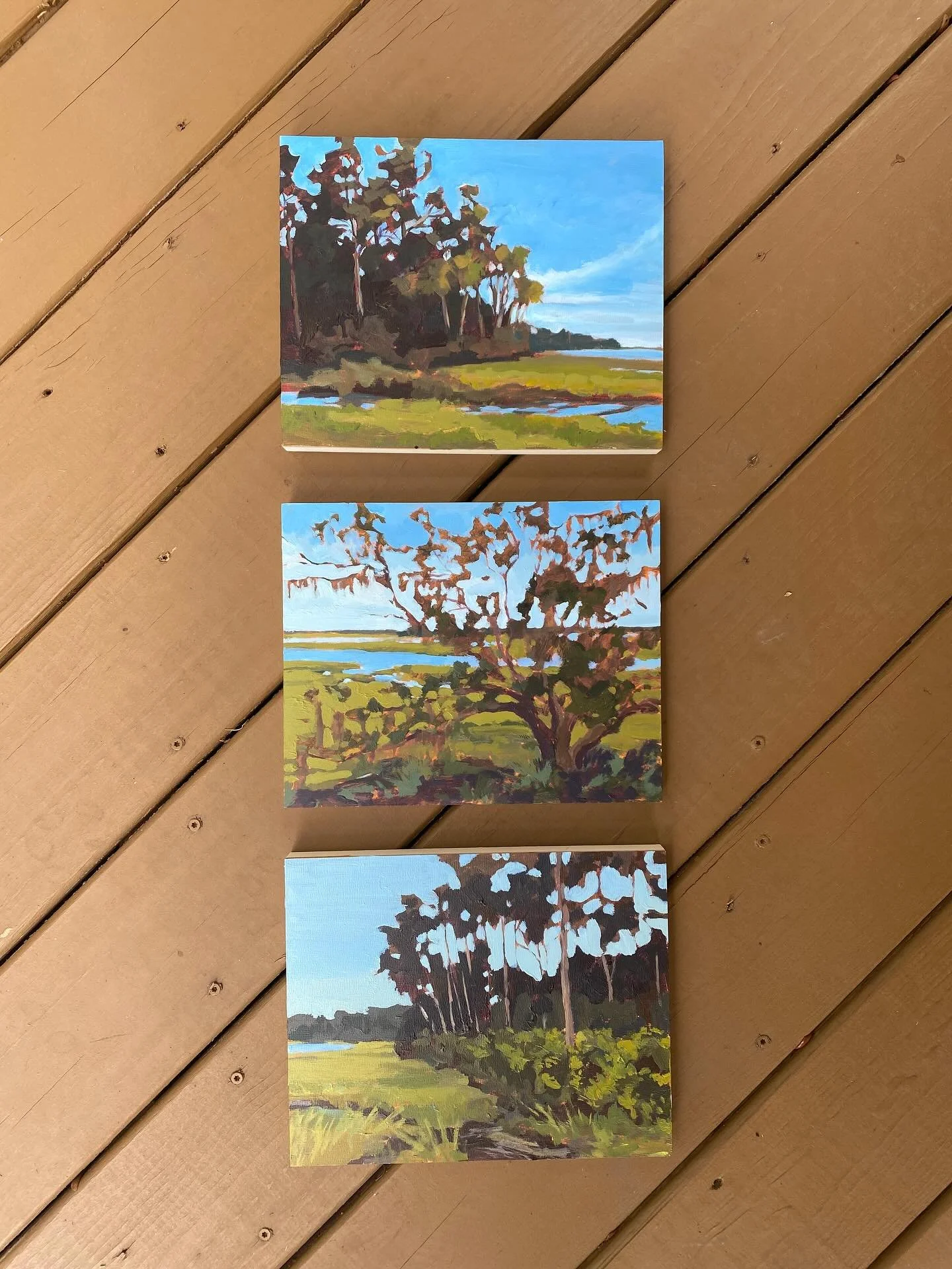 Inspiration is brewing over here! 

Some older pieces from @bychloecampbell personal work, but we love the way she captures the vibrancy of the marsh. 

We can&rsquo;t wait to see what inspiration she gathers from LAYOVER: Maine ✨ 

#pleinairpainting