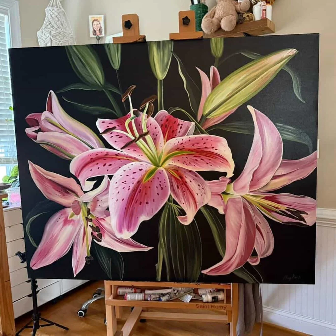 Layover is a place meant to pause and gather inspiration, and I would say @marykanepaints is doing just that ✨

A sneak peek of Mary&rsquo;s work and studio space! 

What personal work are you excited about?