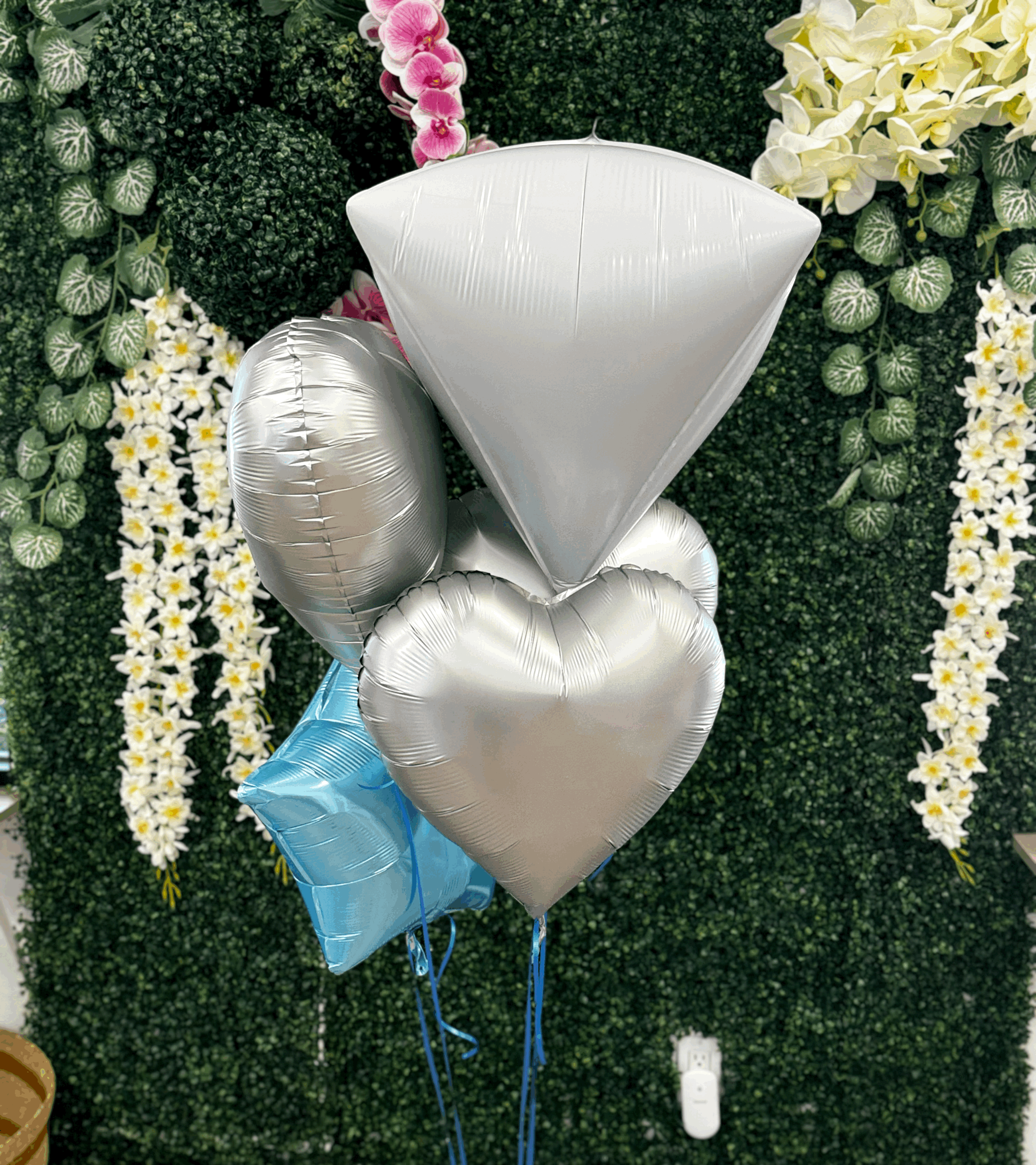 Winter Balloon Arrangment