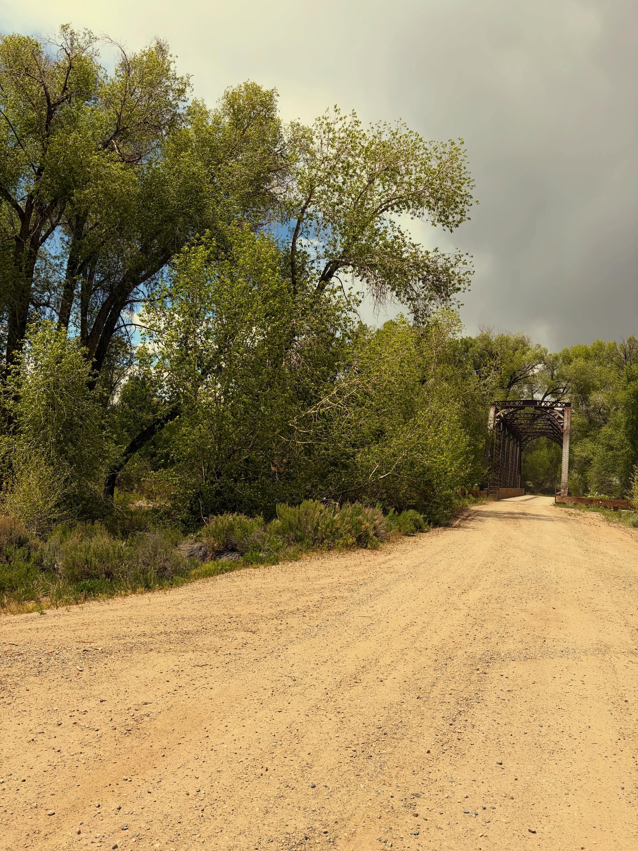 This valley has all these cool little spots and Gunnison River Ranch is definitely on the list. We loved celebrating the end of @west.feather&rsquo;s inaugural Women&rsquo;s Fly Fishing clinic. Check out the photo of the group in our story!