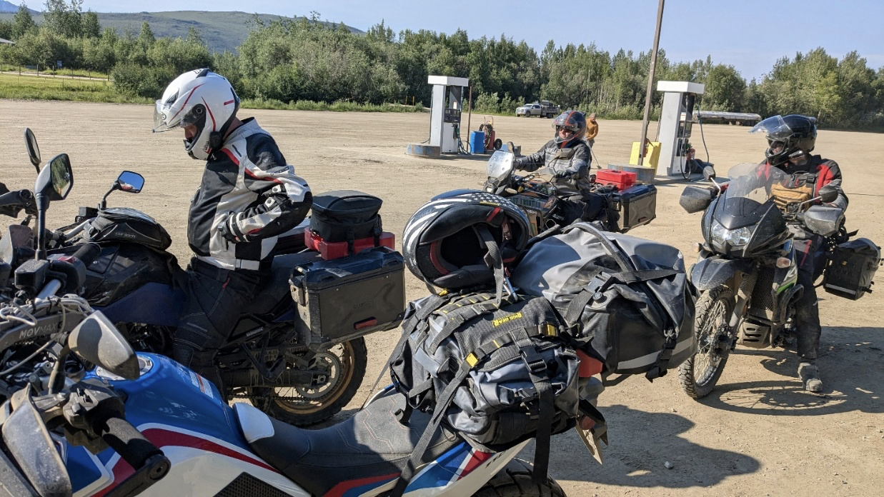 motorcyles-fuel-stop-Dalton-highway-Alaska