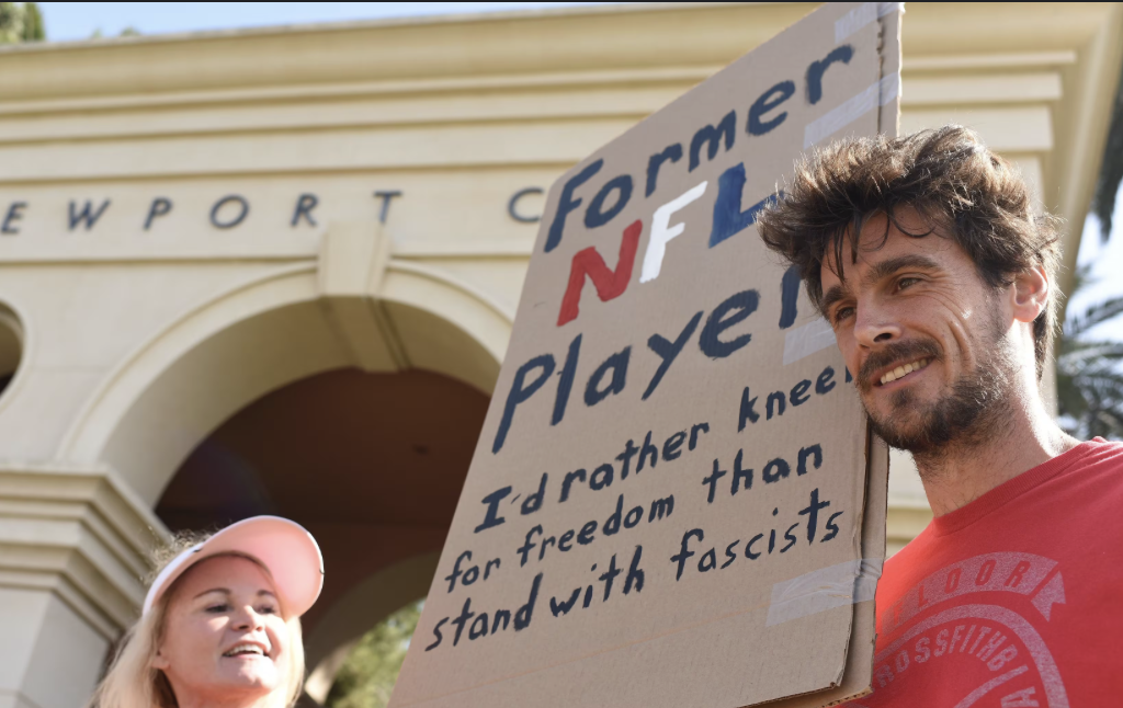 Ex-NFL star Chris Kluwe warns about social media's sway on young men