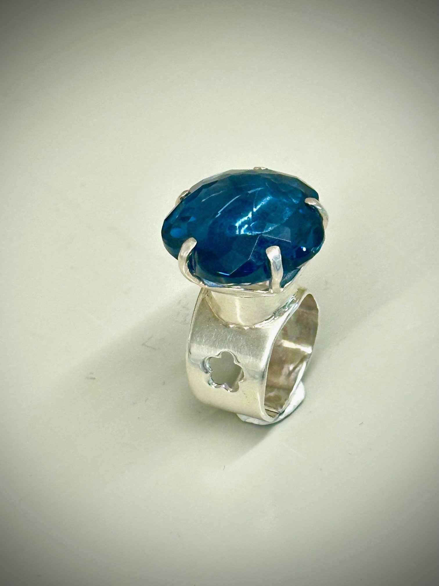 Petal cut London Blue Topaz Ring003.jpg