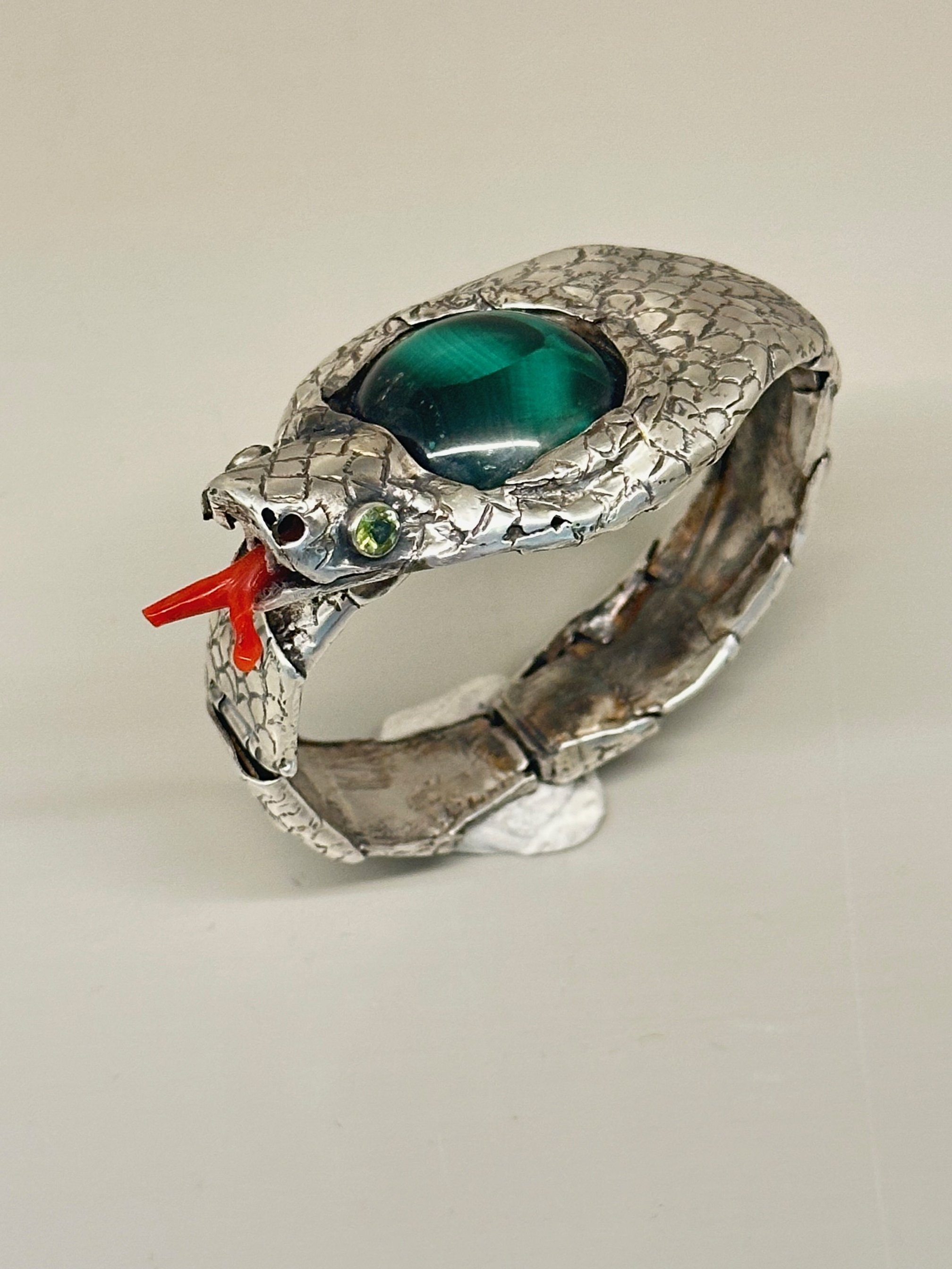 Chatoyant Malachite Cobra Cuff003.jpg