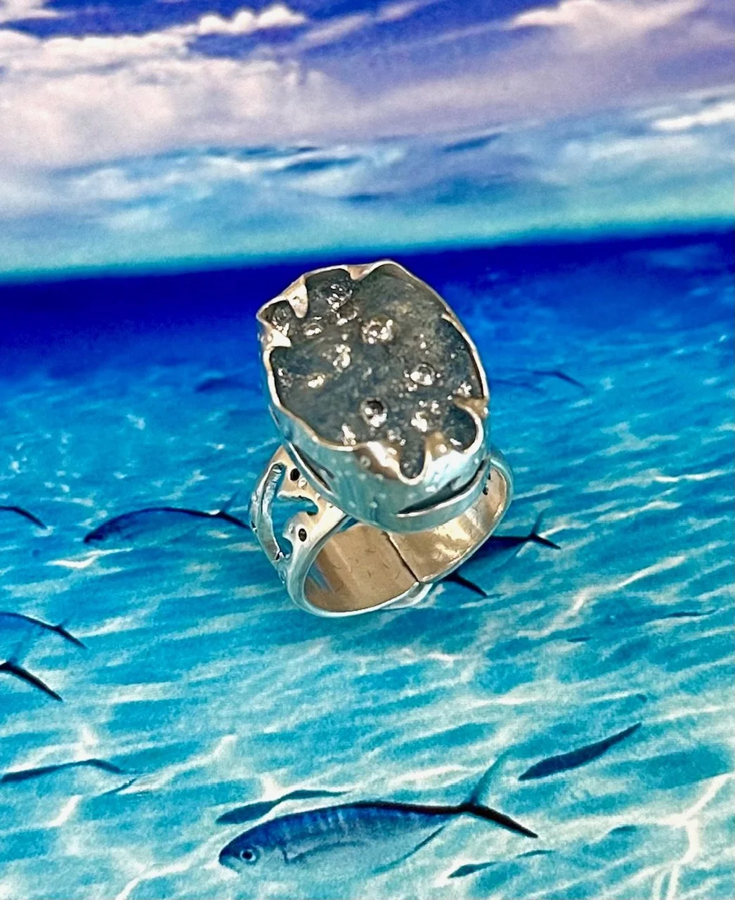 Aquamarine with inlaid diamond wave ring_2.jpeg