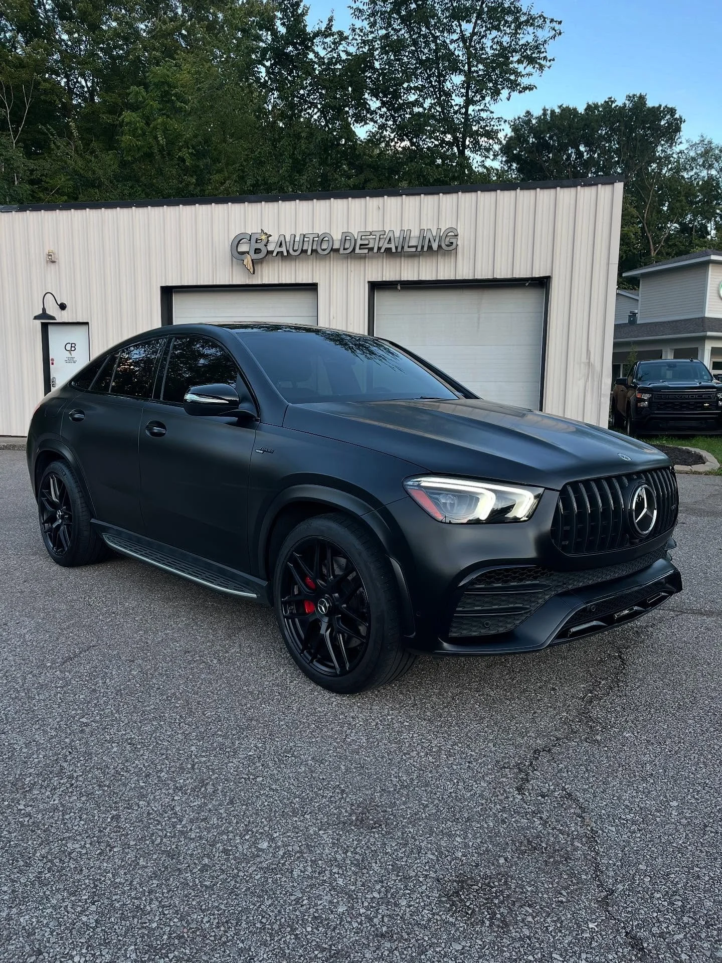 GLE 53 Wrapped in 3M Satin Black, Front end PPF, Window tint, Satin black wheels, Red brake&rsquo;s, and Starlight headliner!