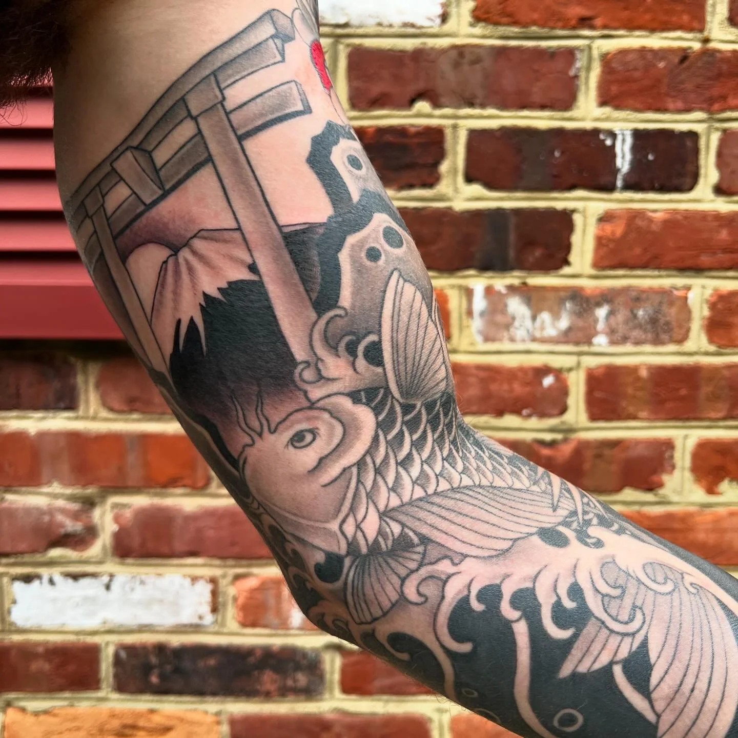 Finally got done this Japanese sleeve I been working on for a few months 🐉 Big shoutout to my boy @ryanmelcher23 for trusting me throughout the whole process. TEXT (240)-703-5062 if you want something like this and want to book an appointment. 

#al