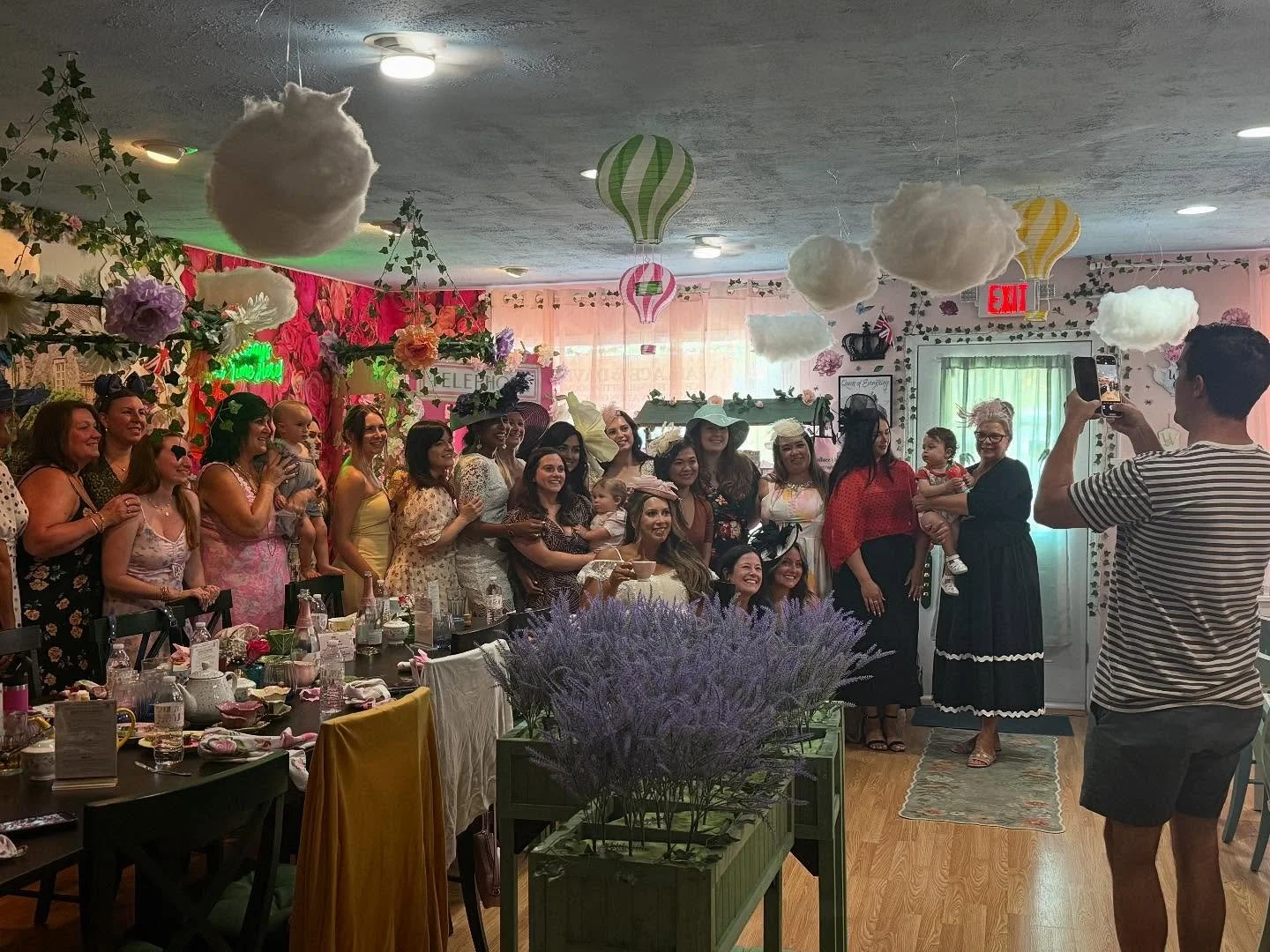 We are so lucky to have such wonderful guests come to visit and allow us to be a part of their special events at @wallaceanddavistearoom We hosted a lovely baby shower this past weekend for a fabulous group of ladies, gentlemen, plus a few lads and l