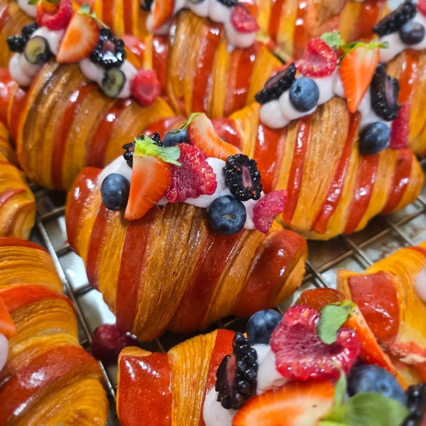 ORANGE!!!

Our last public event for the year is this Saturday for the @orangefarmersmarket!!

We will be back at the showground fully stocked with pizzas, Cannoli, Arancini, pastries and our new Christmas croissant special!

We won't be at the marke